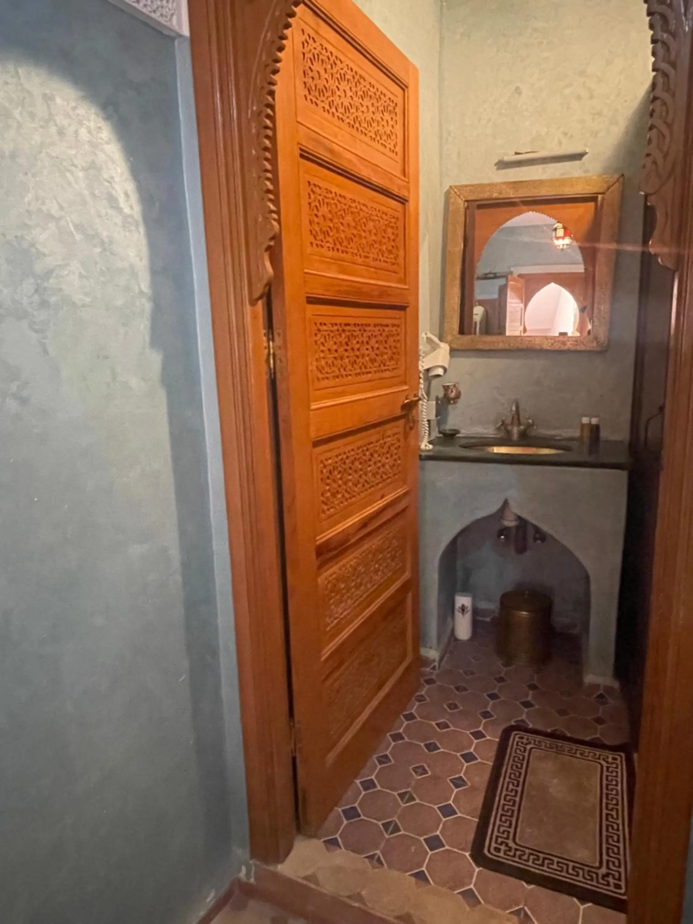 Shower in Riad Jenan Adam
