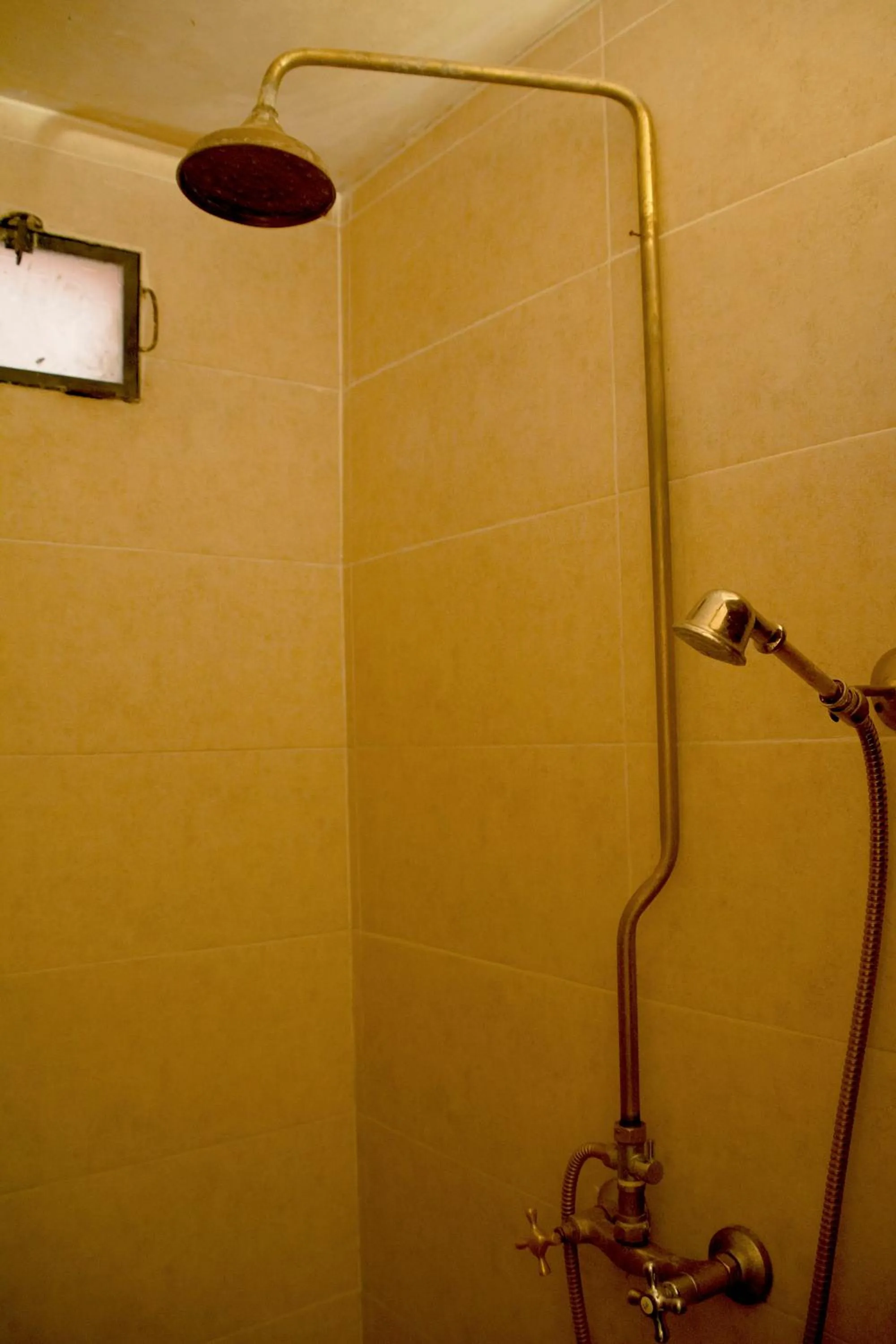 Shower in Riad Jenan Adam