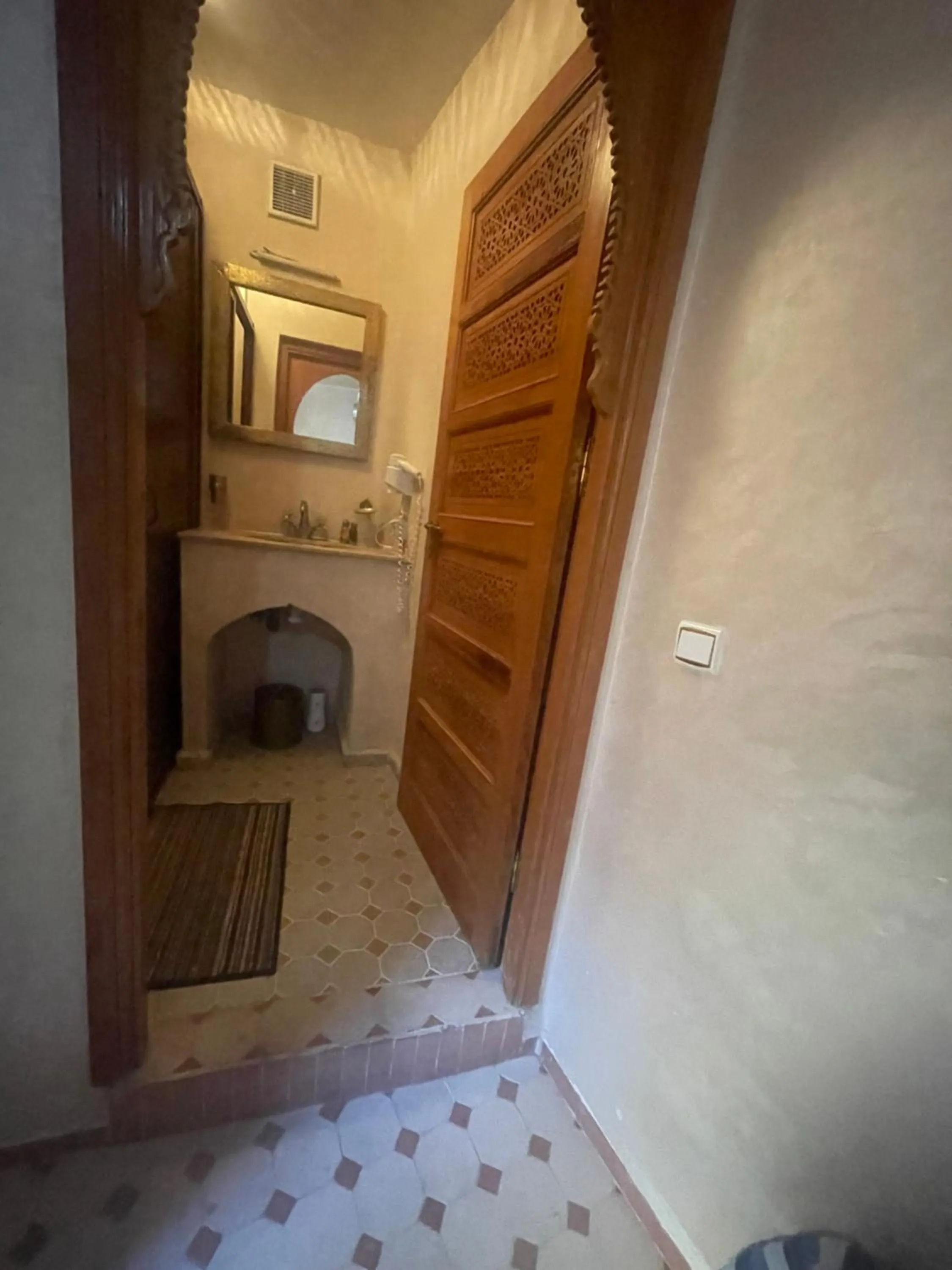 Shower in Riad Jenan Adam