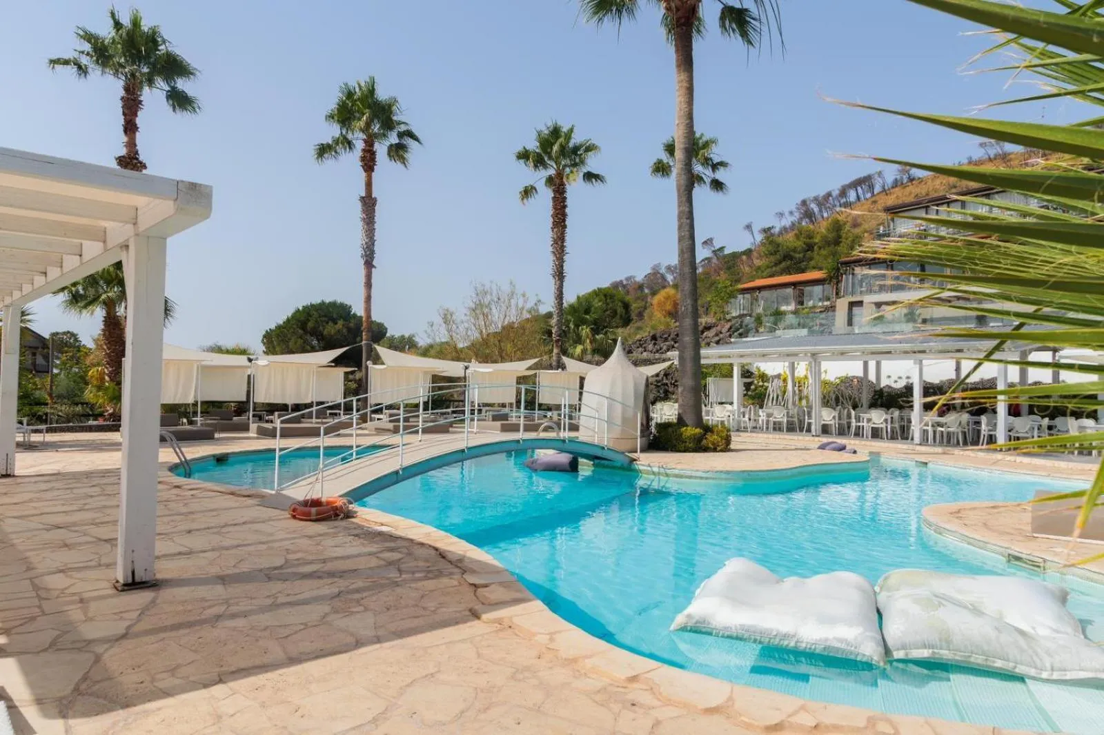 Swimming pool in Michelangelo Etna Hotel