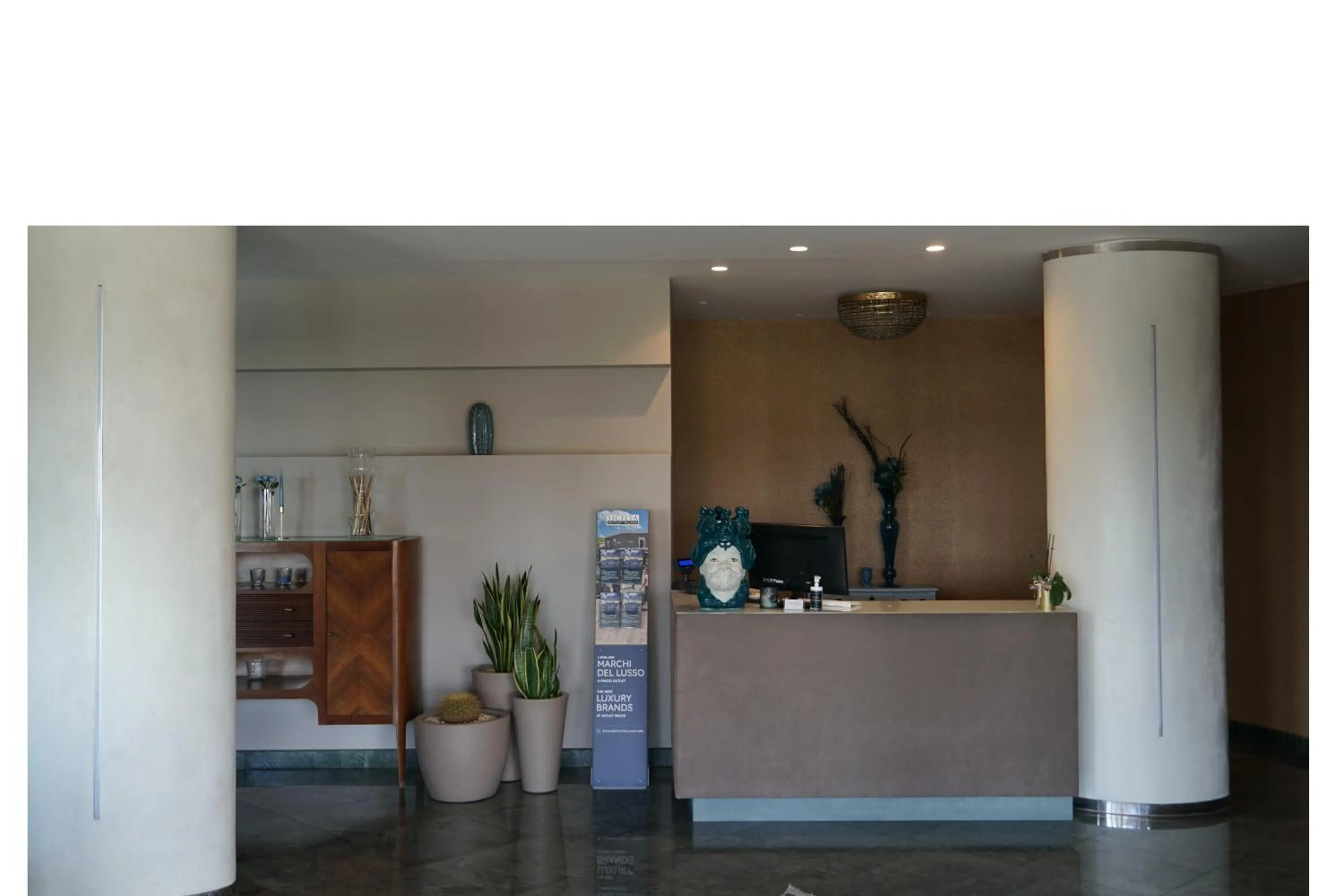 Lobby or reception in Michelangelo Etna Hotel