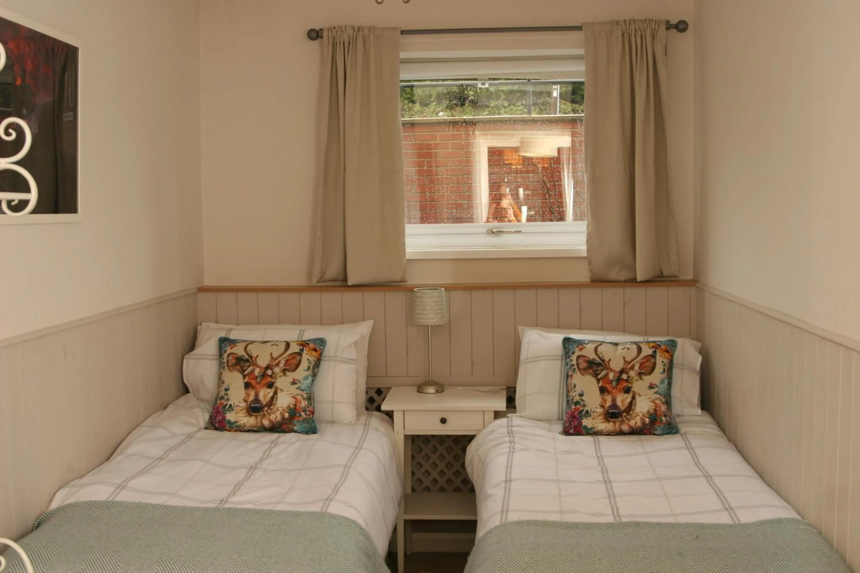 Bedroom, Bed in The Fairways