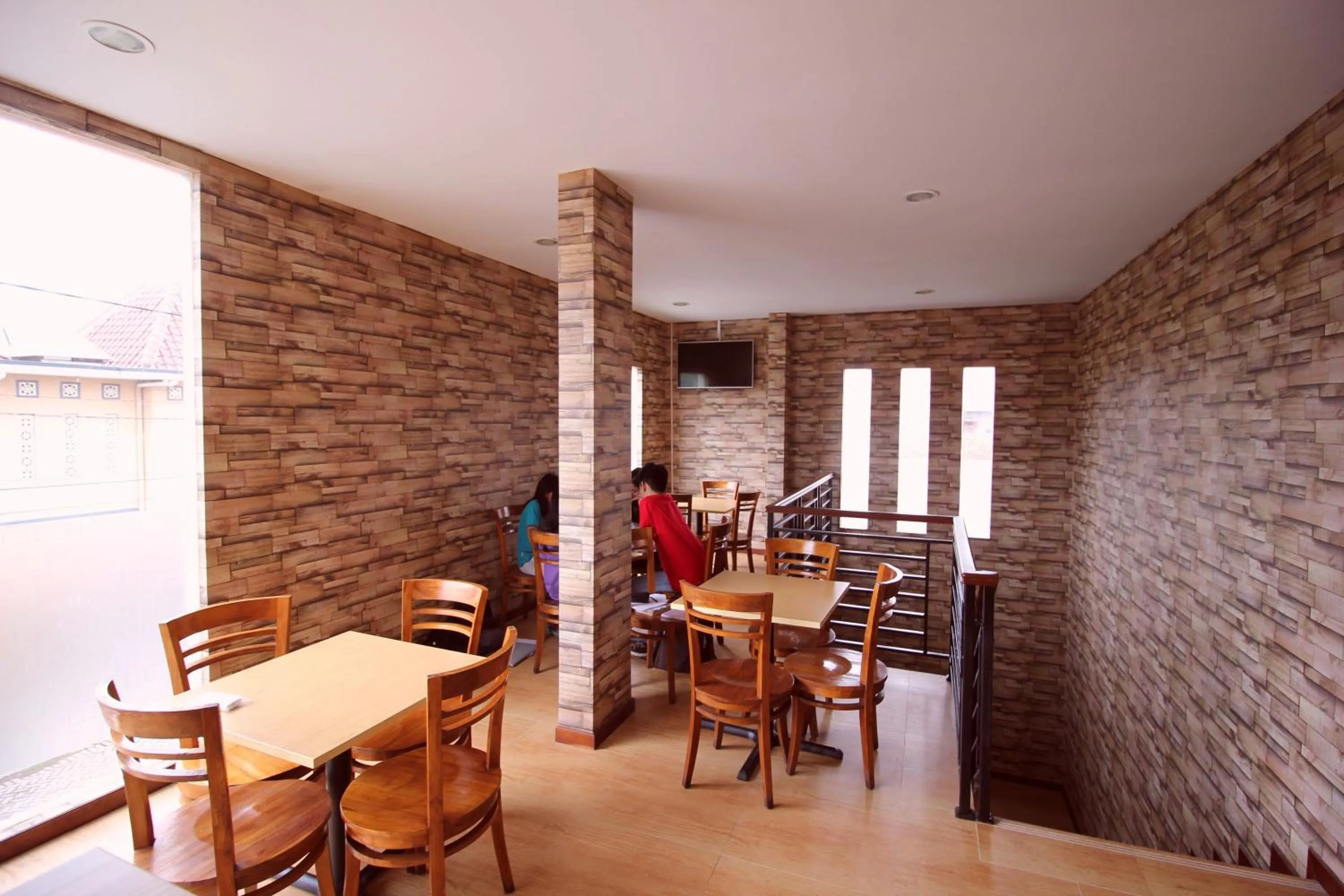 Restaurant/places to eat in Amaya Suites Hotel