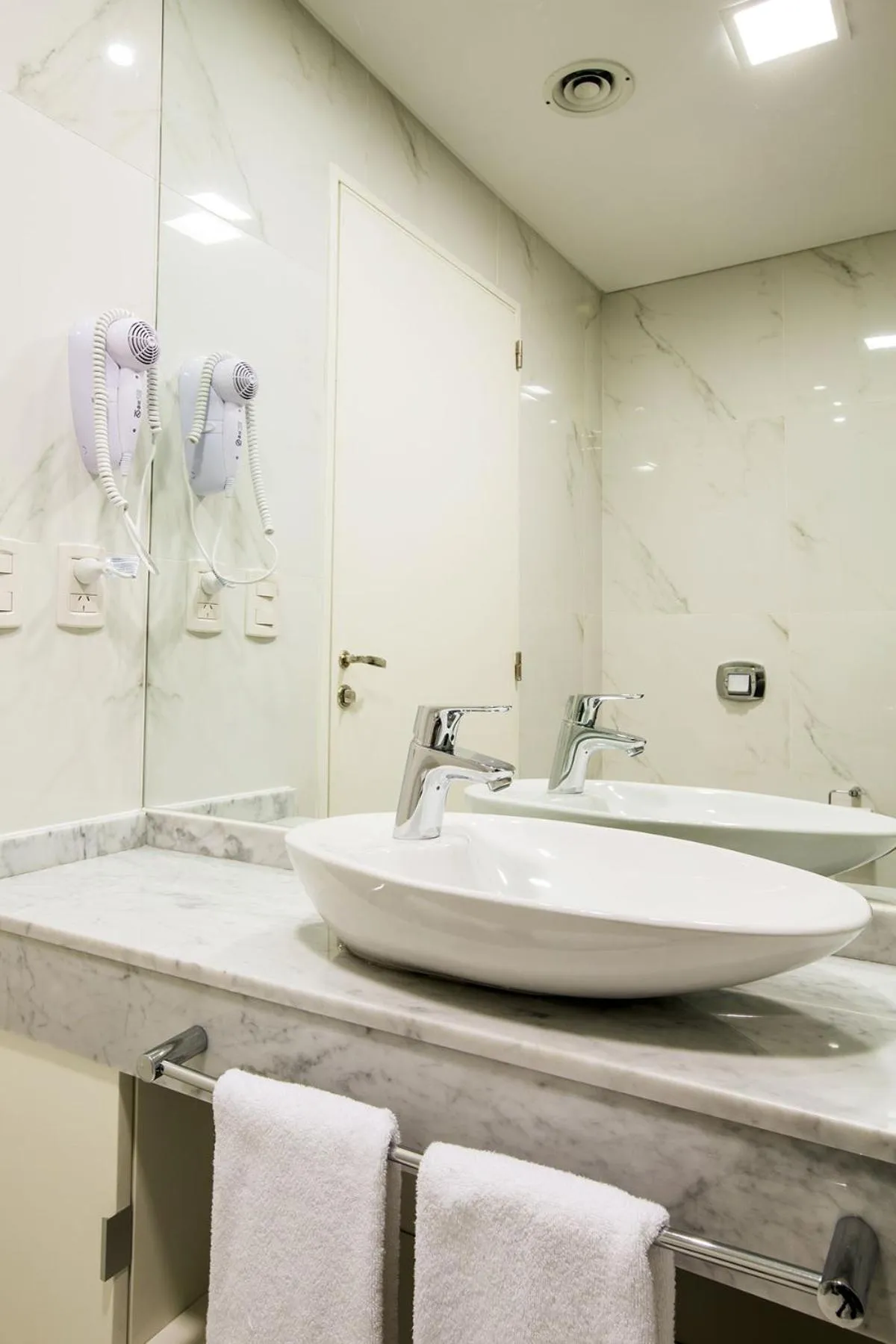 Bathroom in Flaat Recoleta Plaza