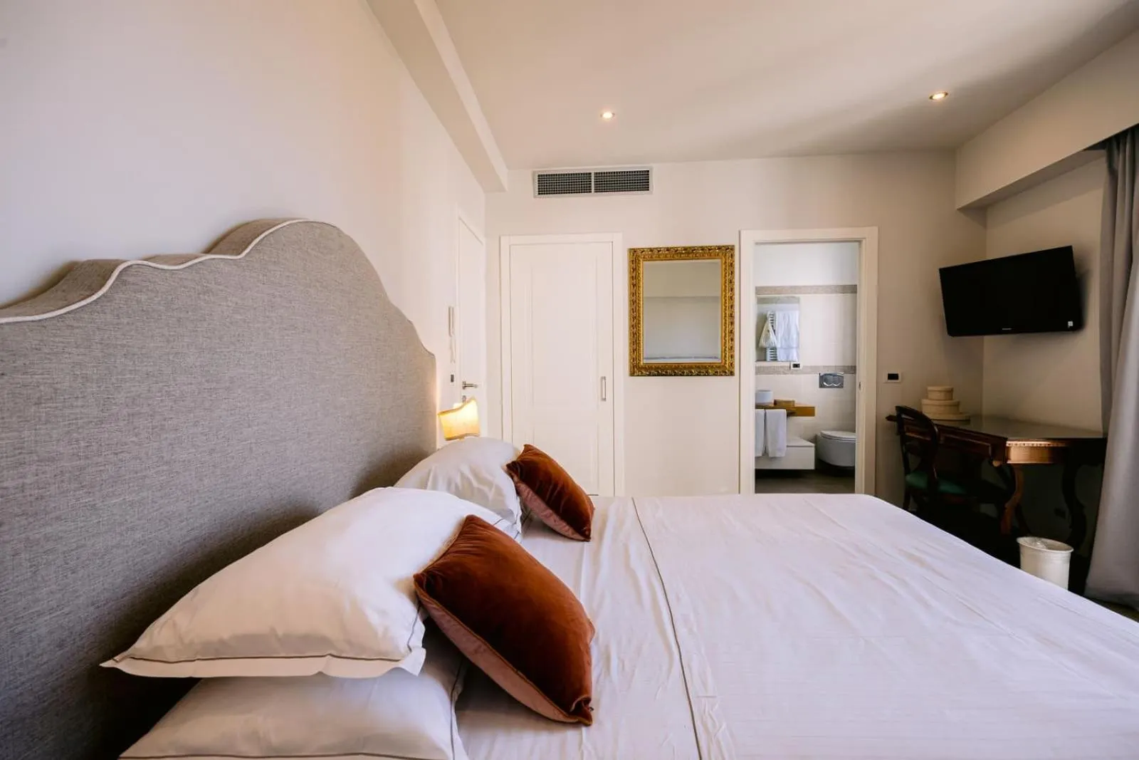 Bed in Hotel Villa Paradiso