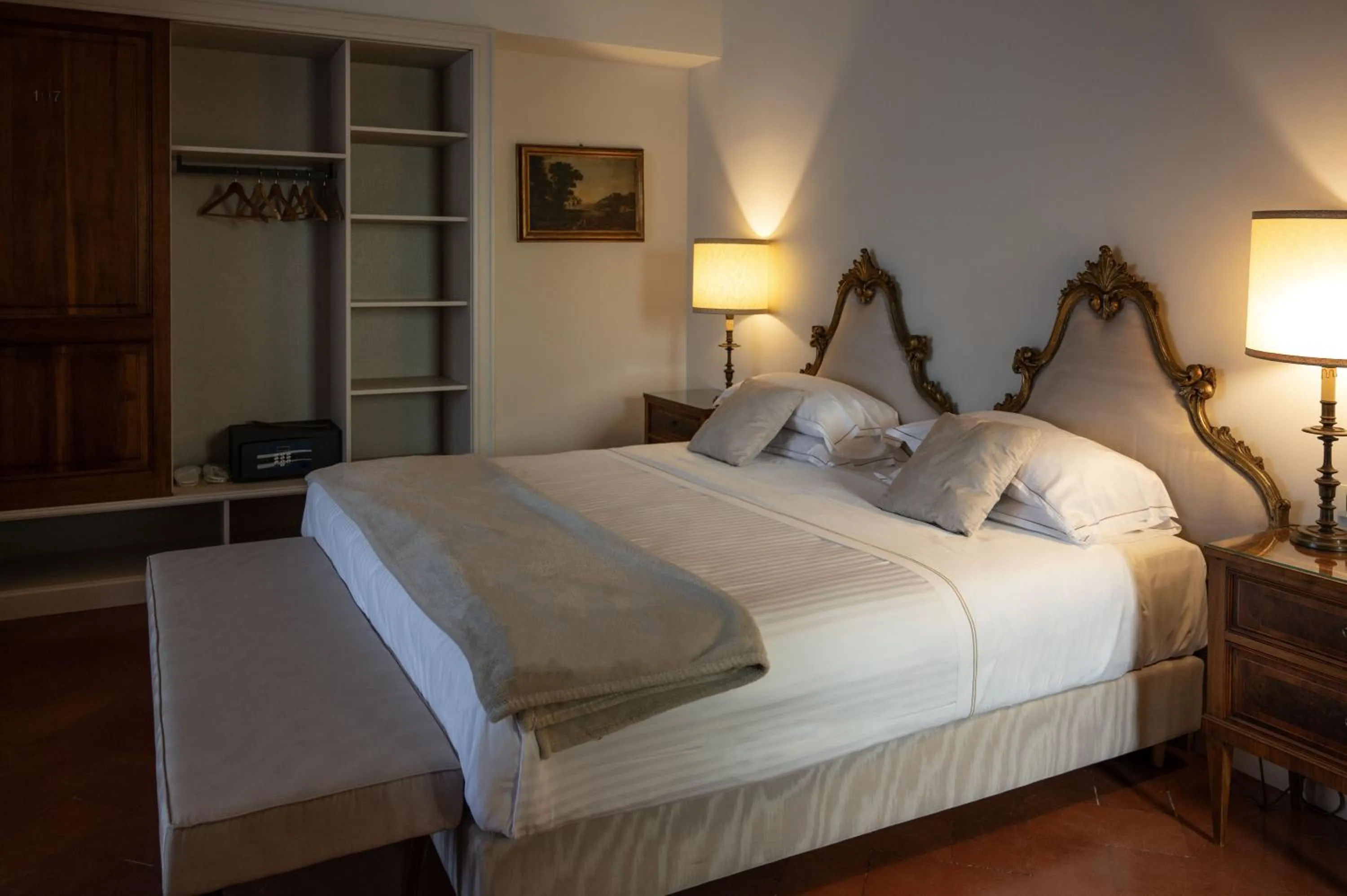 Bed in Hotel Villa Paradiso