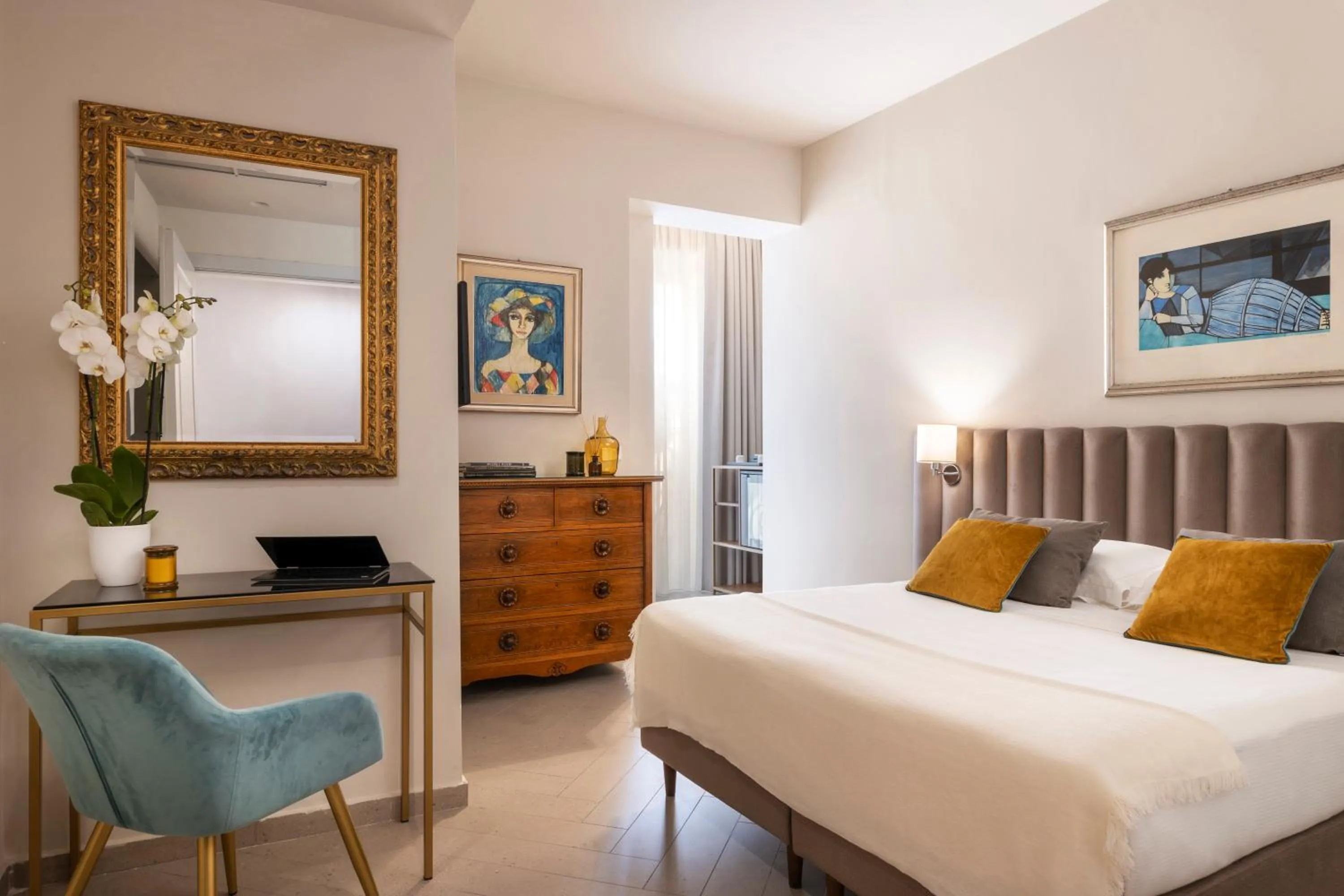 Bed in Hotel Villa Paradiso