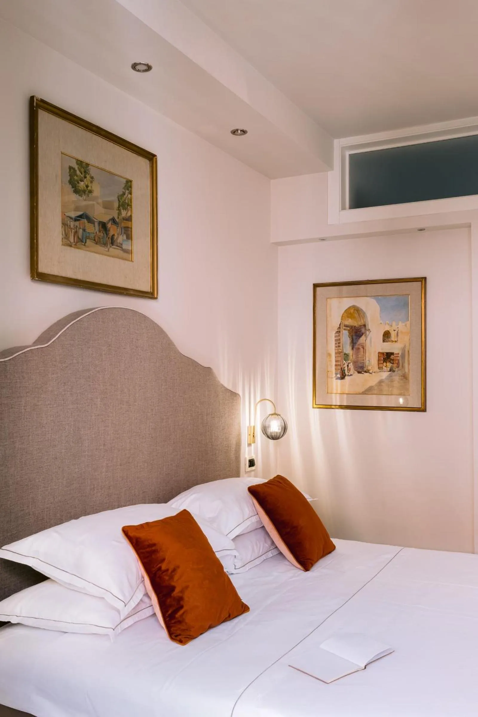 Bed in Hotel Villa Paradiso