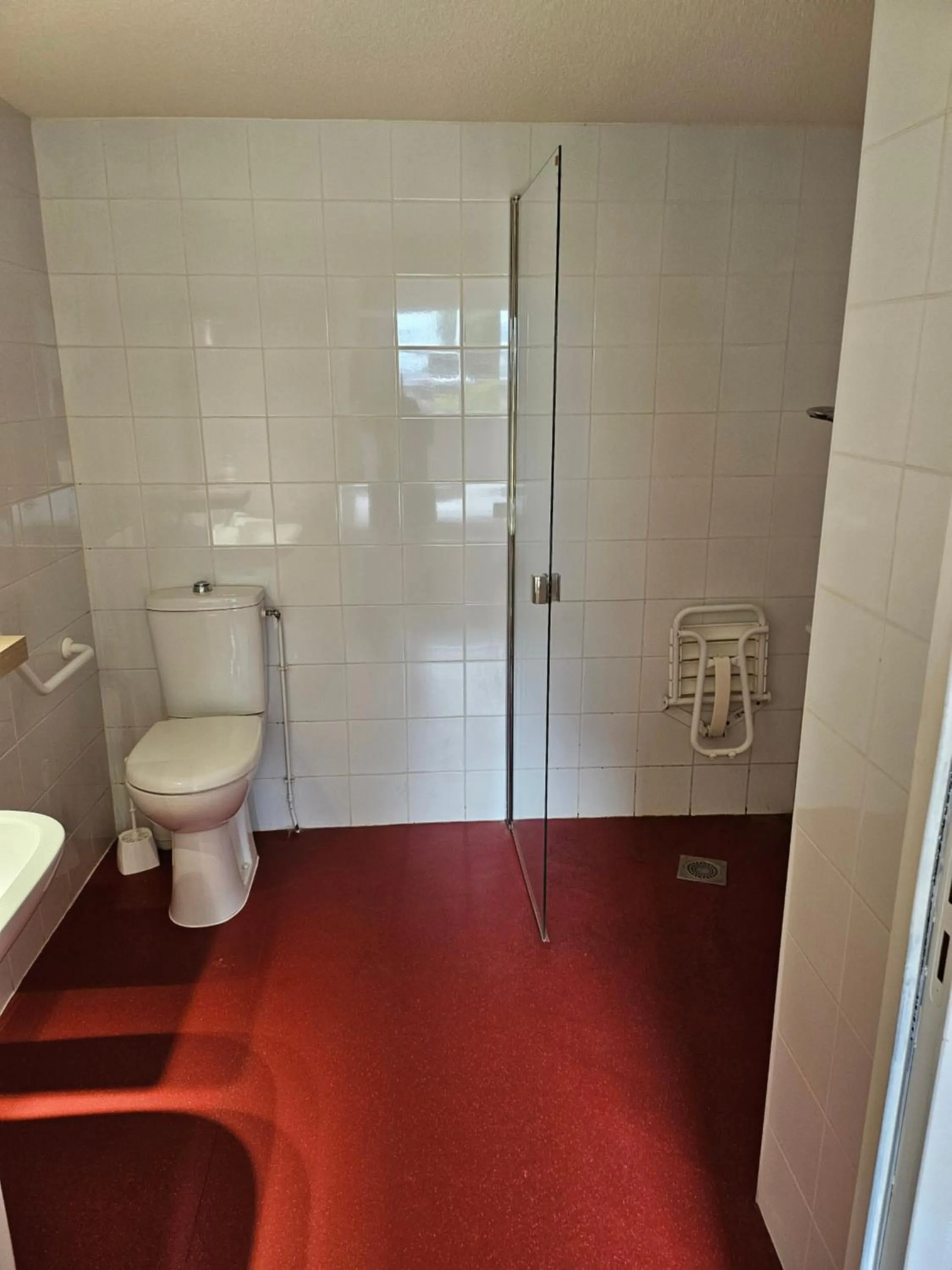 Bathroom in Premiere Classe Annecy Cran-Gevrier RÉNOVÉ EN 2025