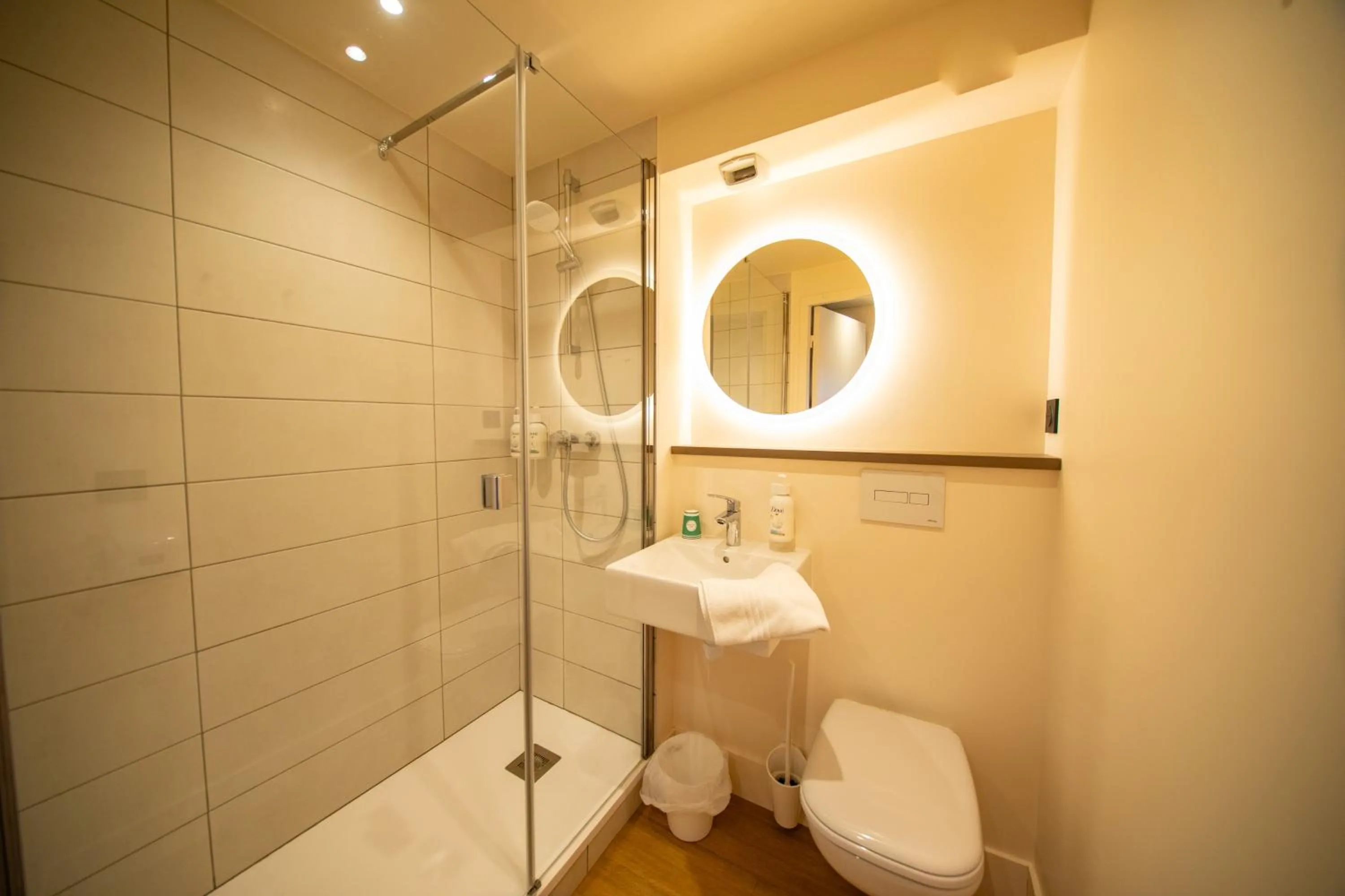 Bathroom in Premiere Classe Annecy Cran-Gevrier RÉNOVÉ EN 2025