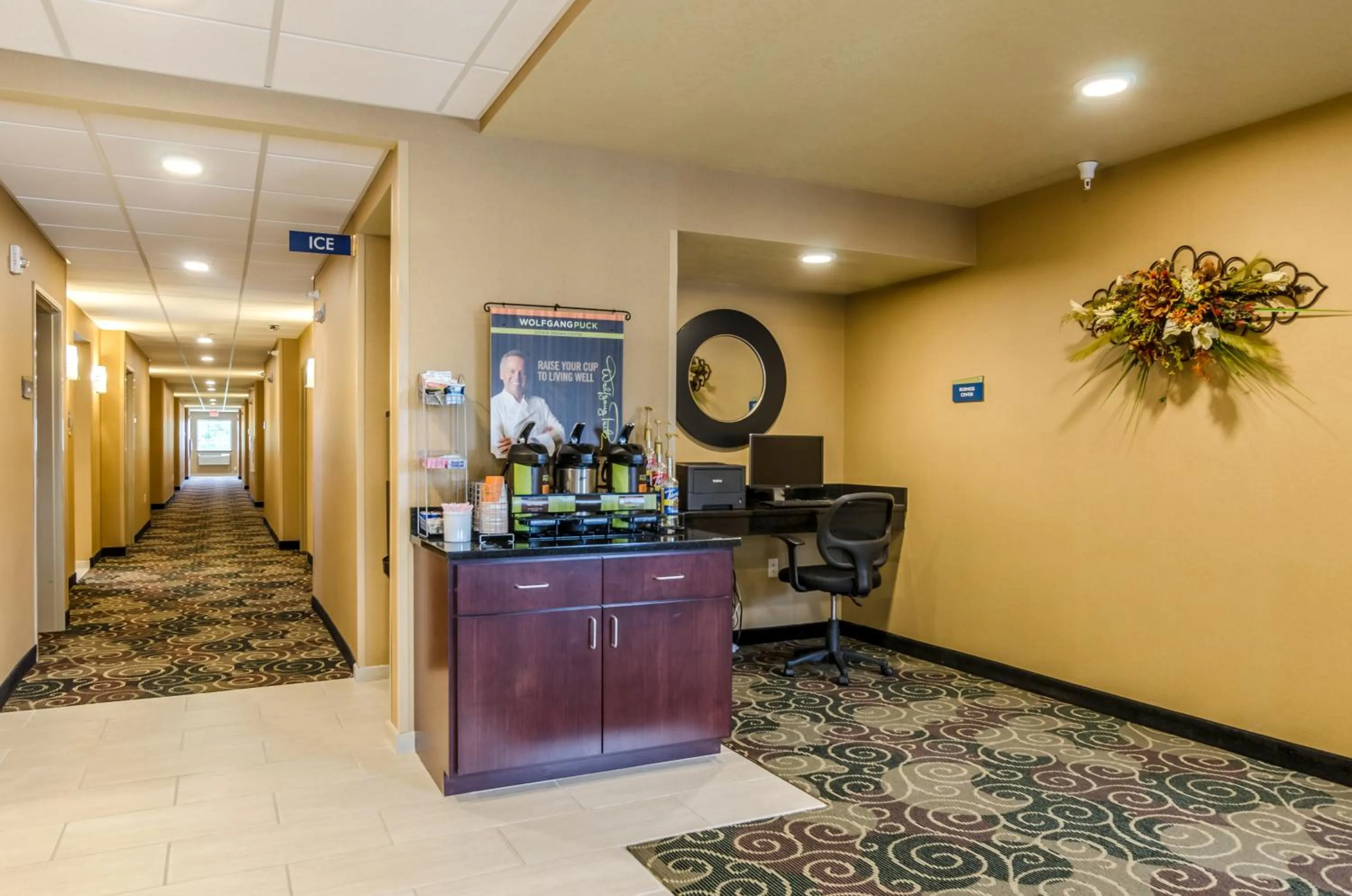 Food and drinks in Cobblestone Inn & Suites - Oberlin
