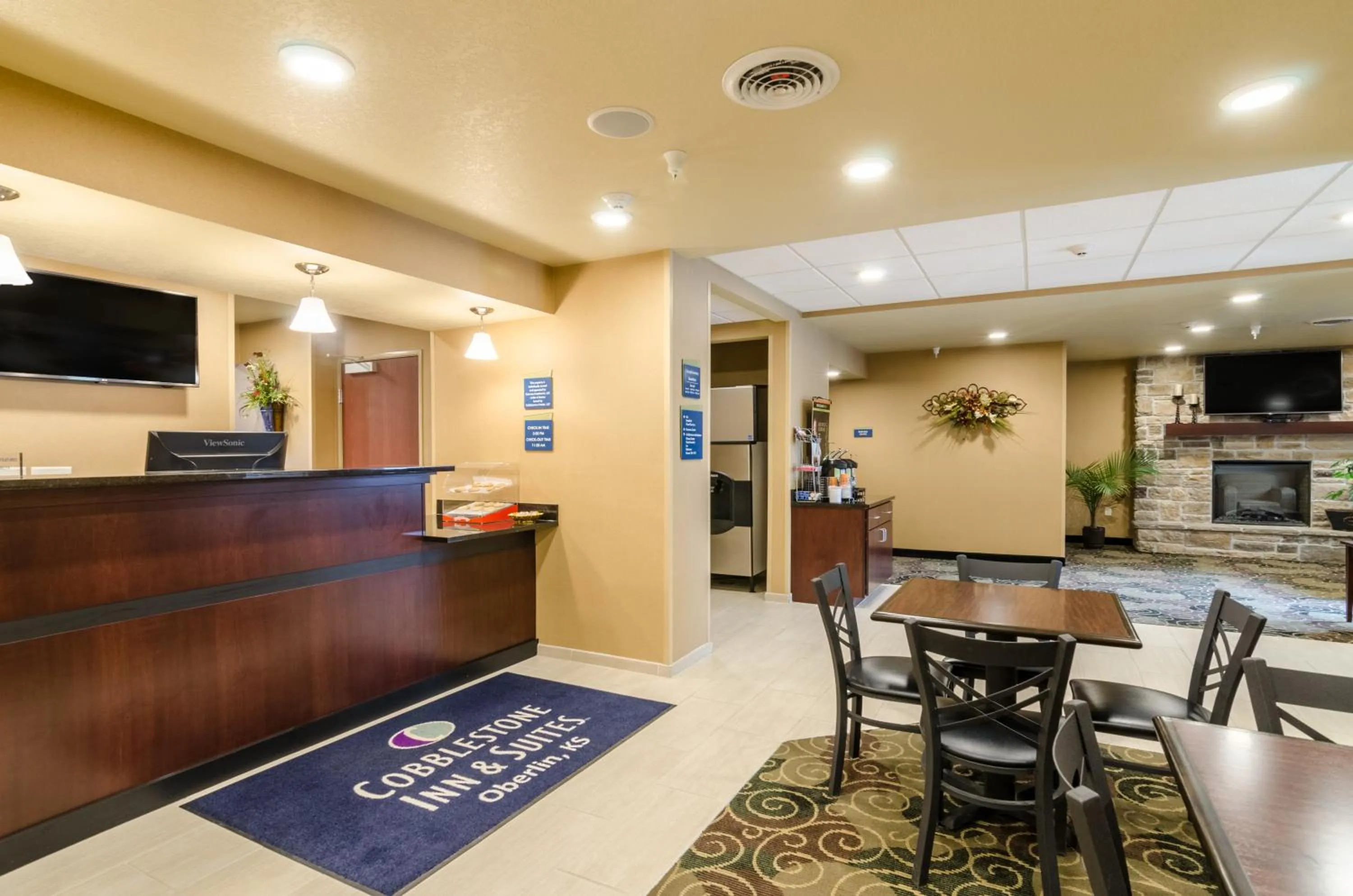 Lobby or reception in Cobblestone Inn & Suites - Oberlin