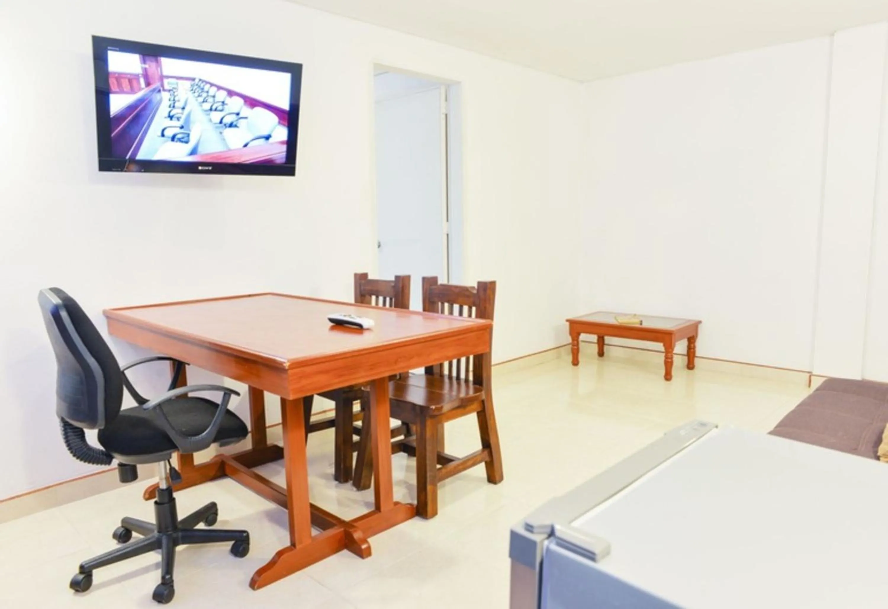 TV and multimedia in Hotel Thama