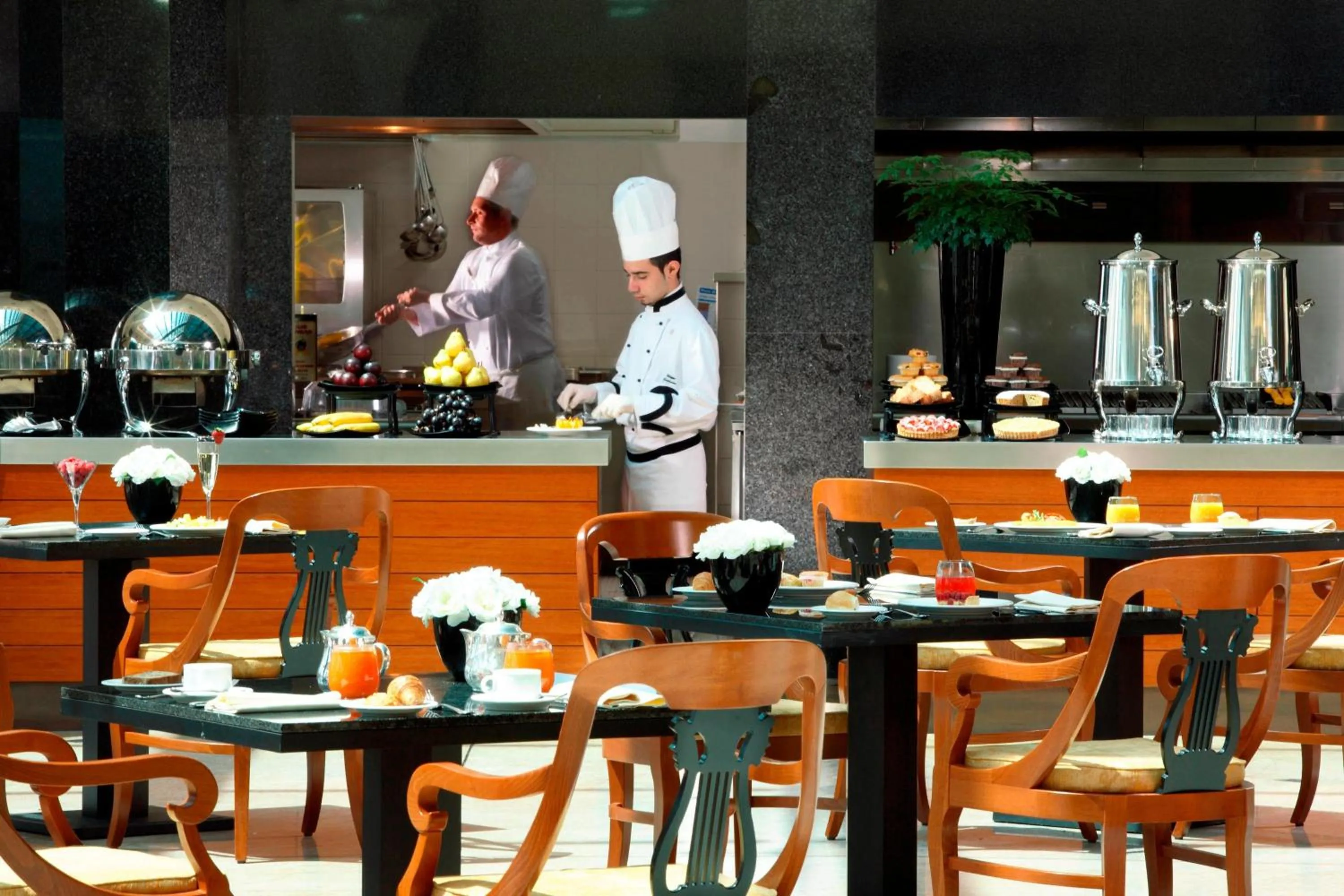 Restaurant/places to eat in Rome Marriott Park Hotel