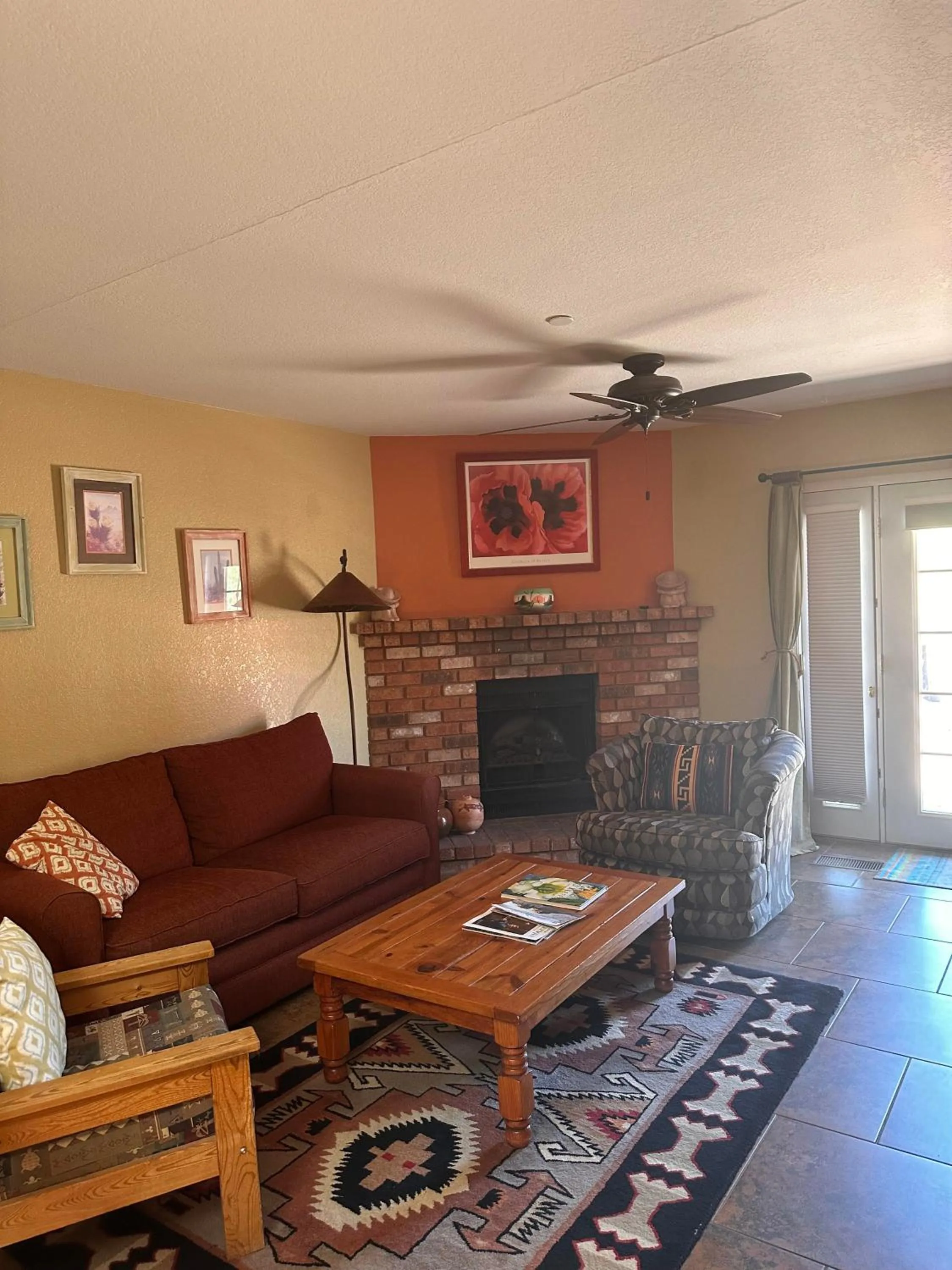 Living room in Cozy Cactus Inn