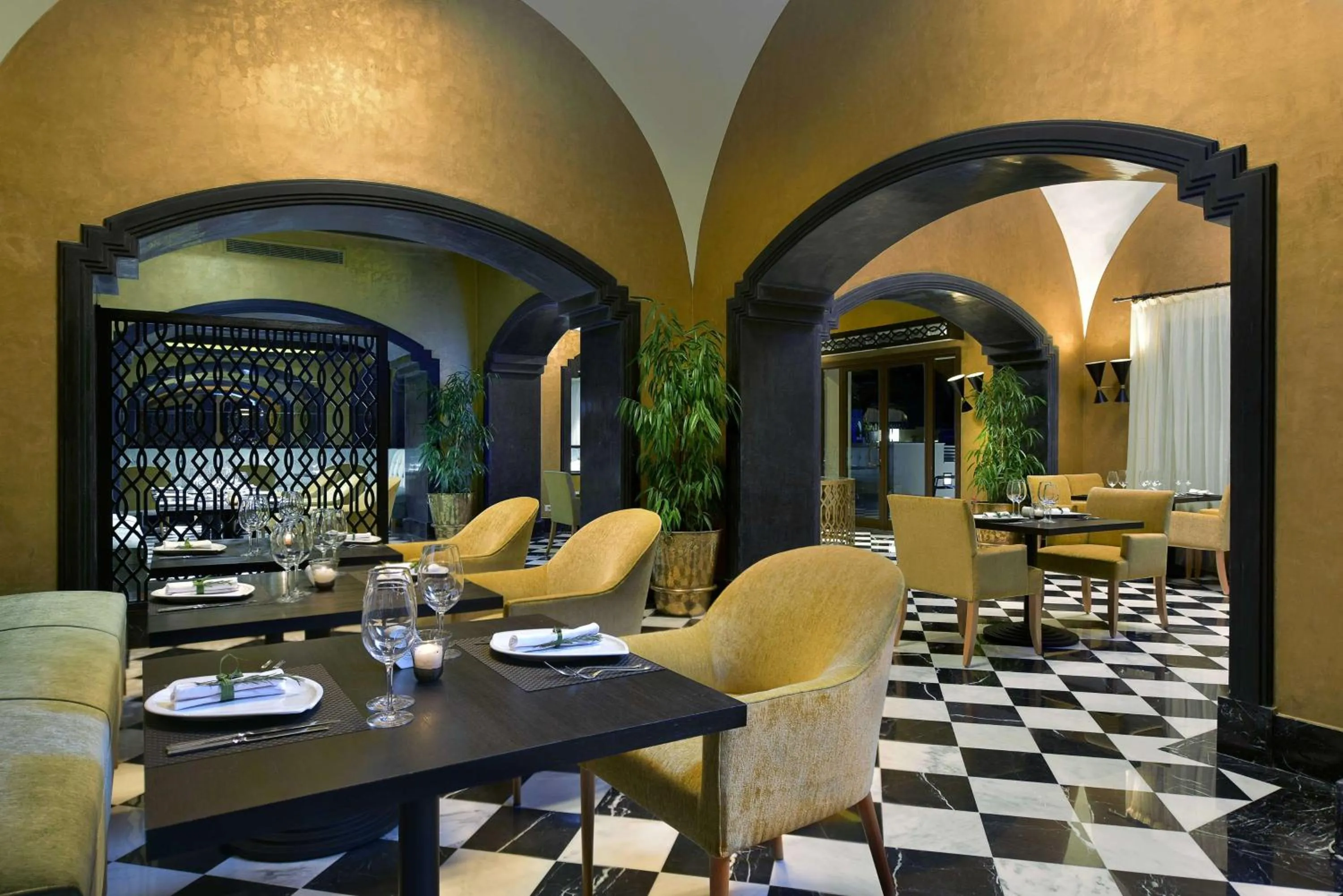 Restaurant/places to eat in Steigenberger Alcazar