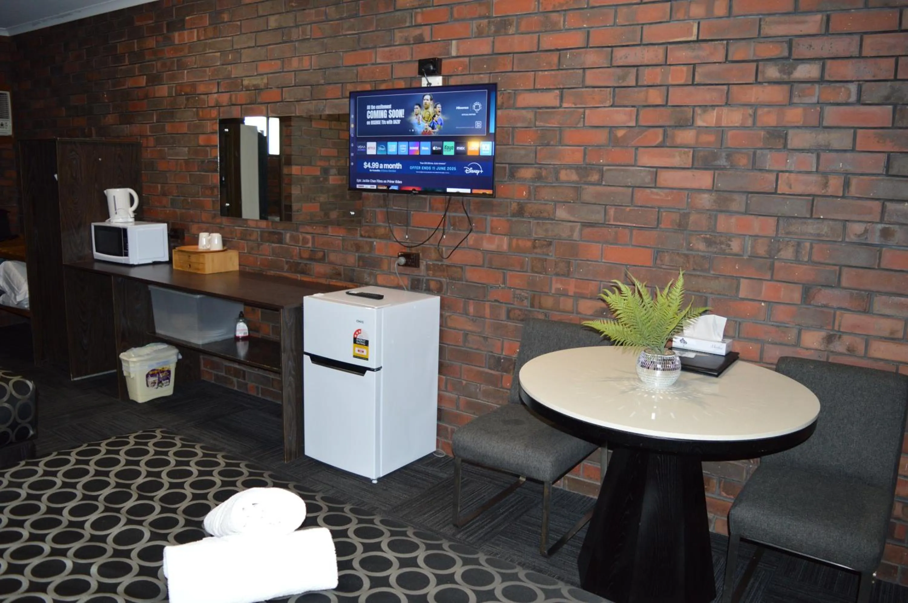 Dining area in Two Rivers Motel