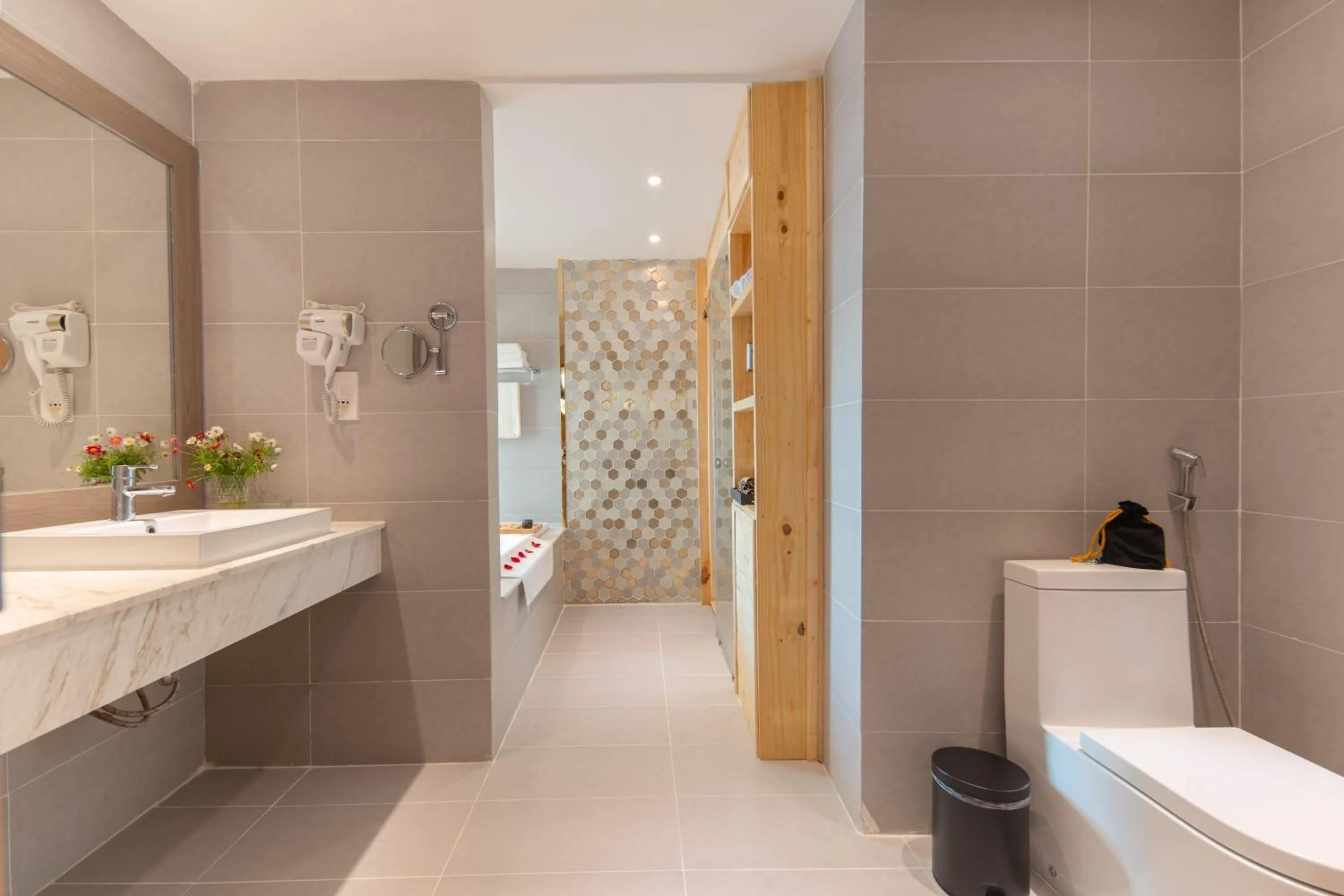 Starcity Hotel & Condotel Beachfront Nha Trang