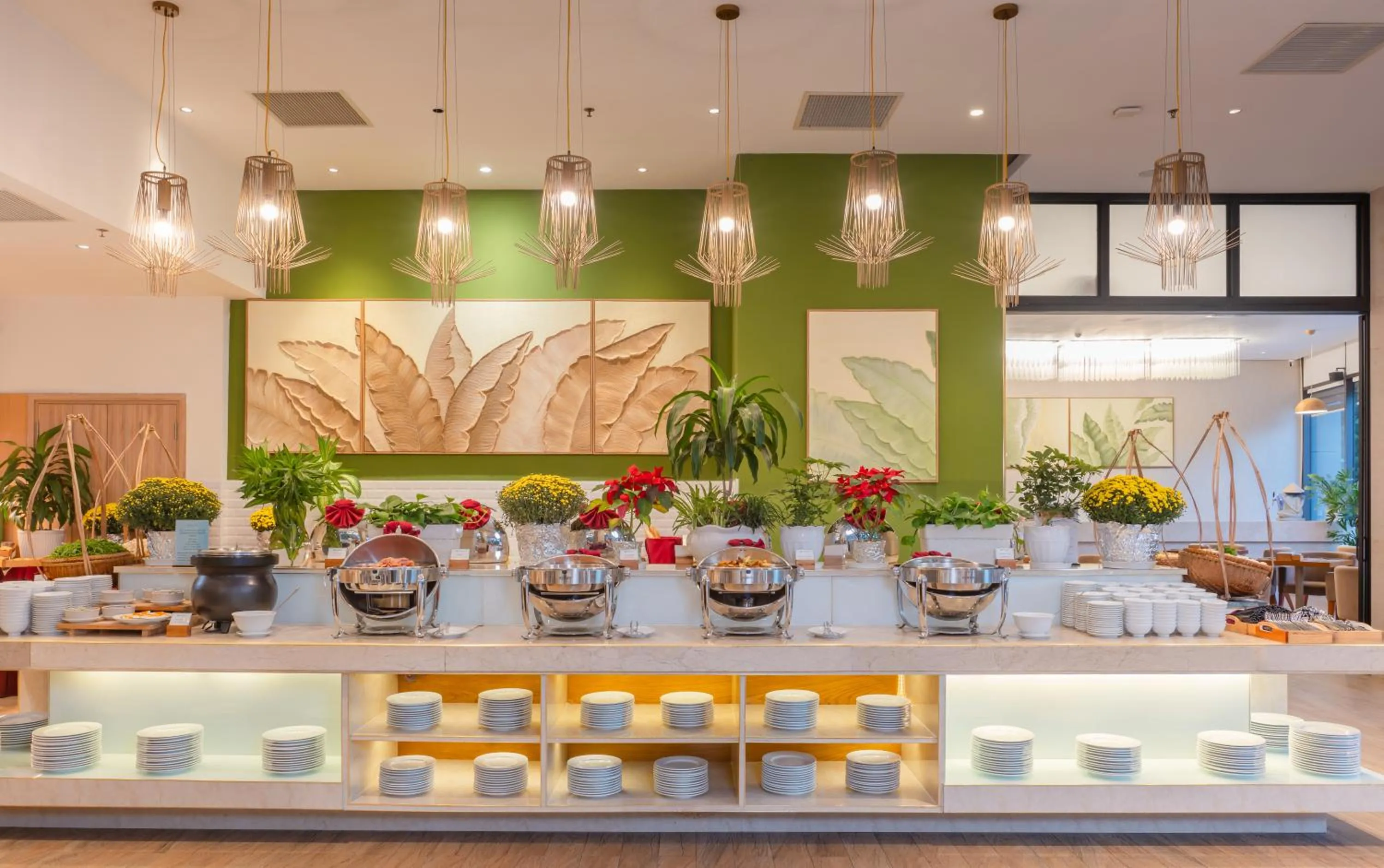 Restaurant/places to eat in Starcity Hotel & Condotel Beachfront Nha Trang