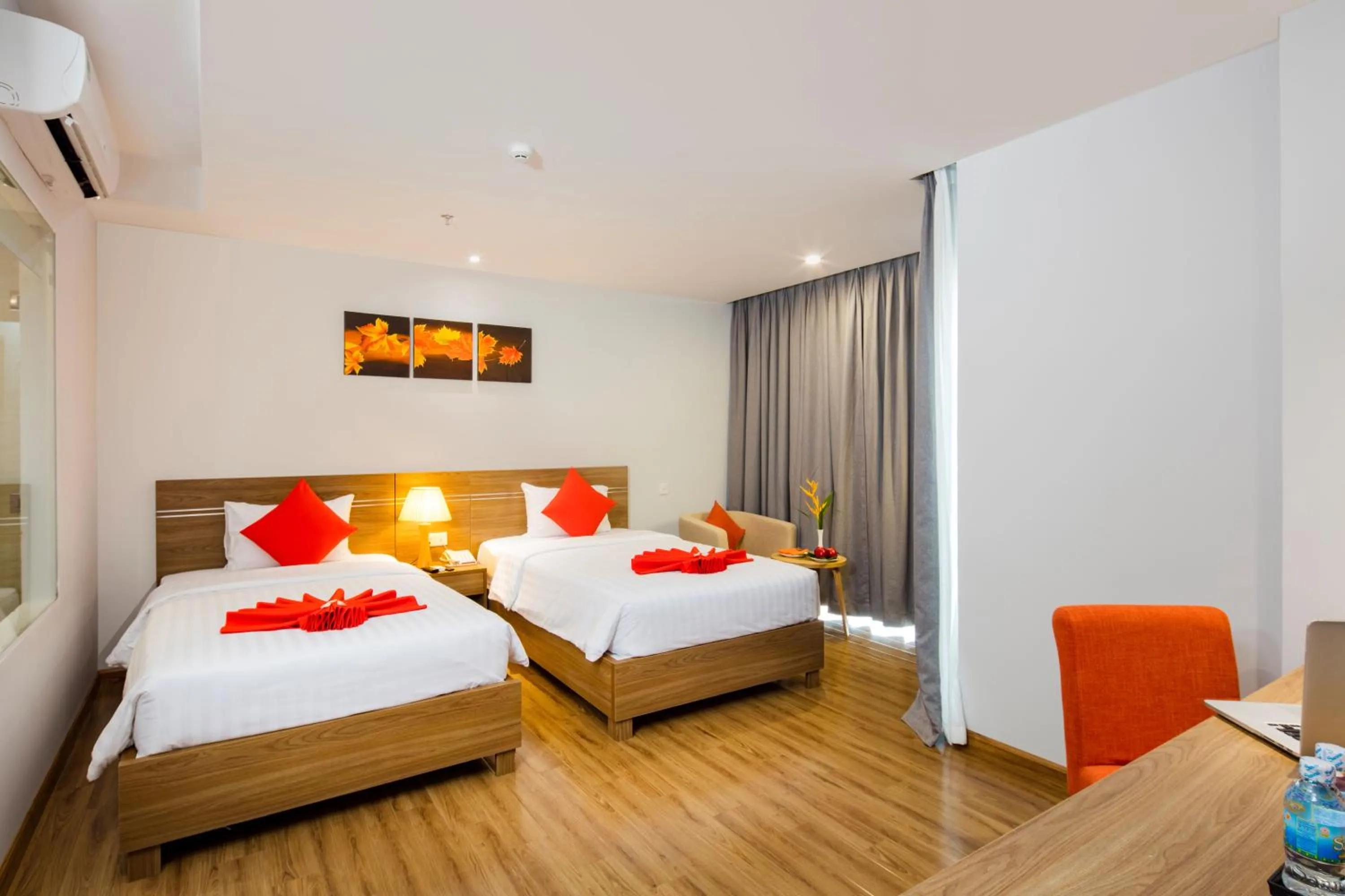 Bedroom, Bed in Maple Leaf Hotel & Apartment