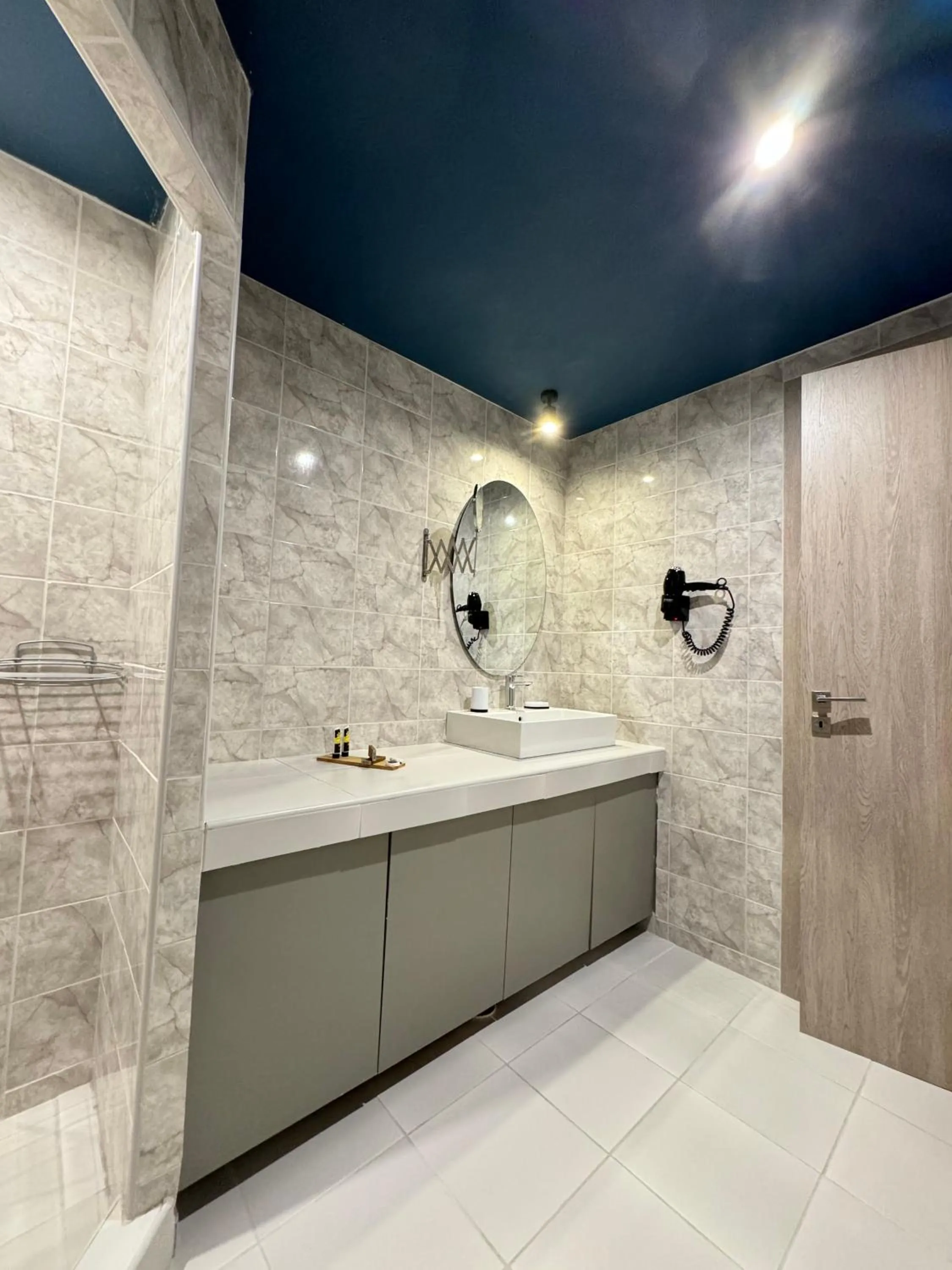 Bathroom in Lotus Center