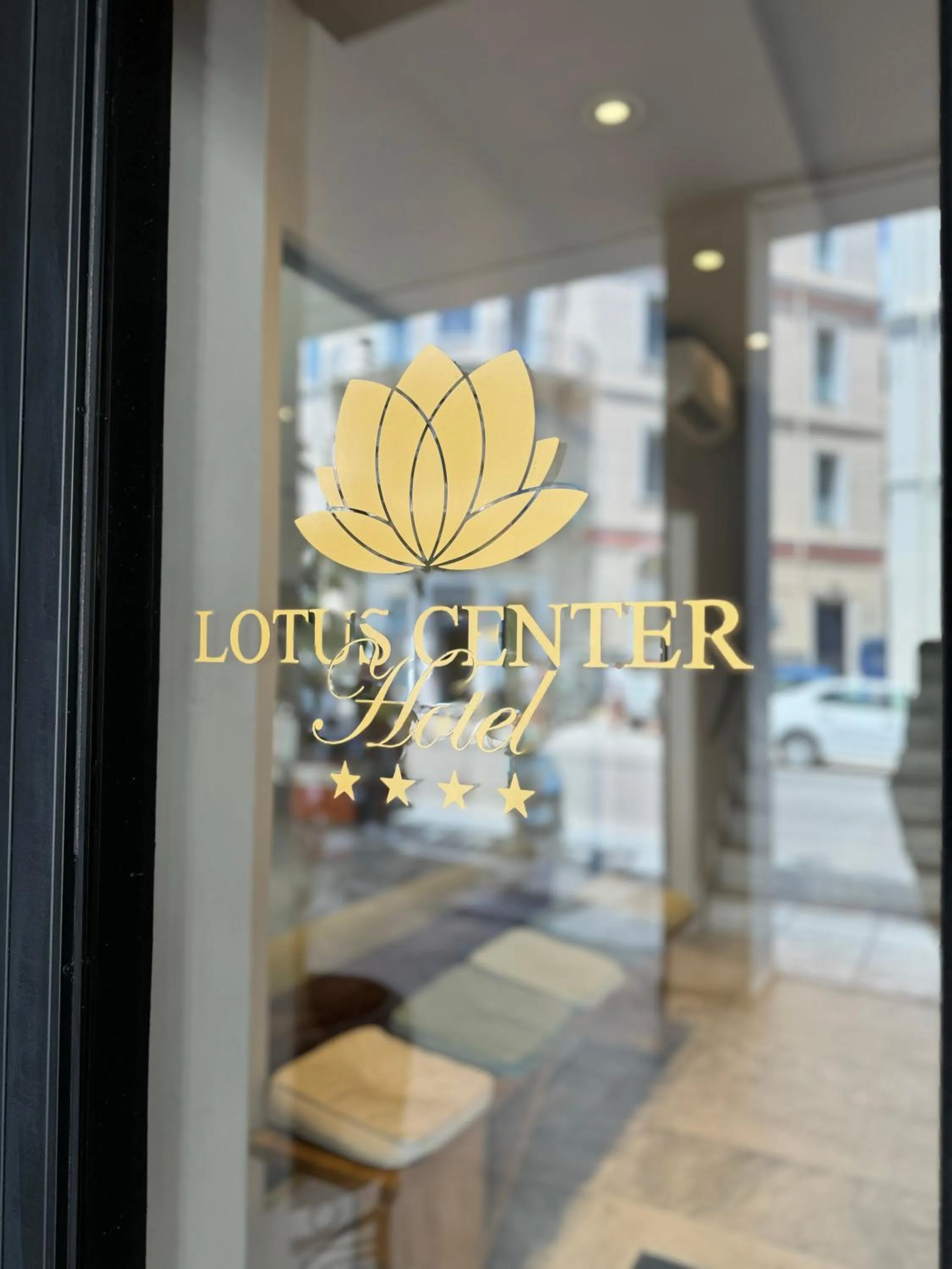 Facade/entrance in Lotus Center