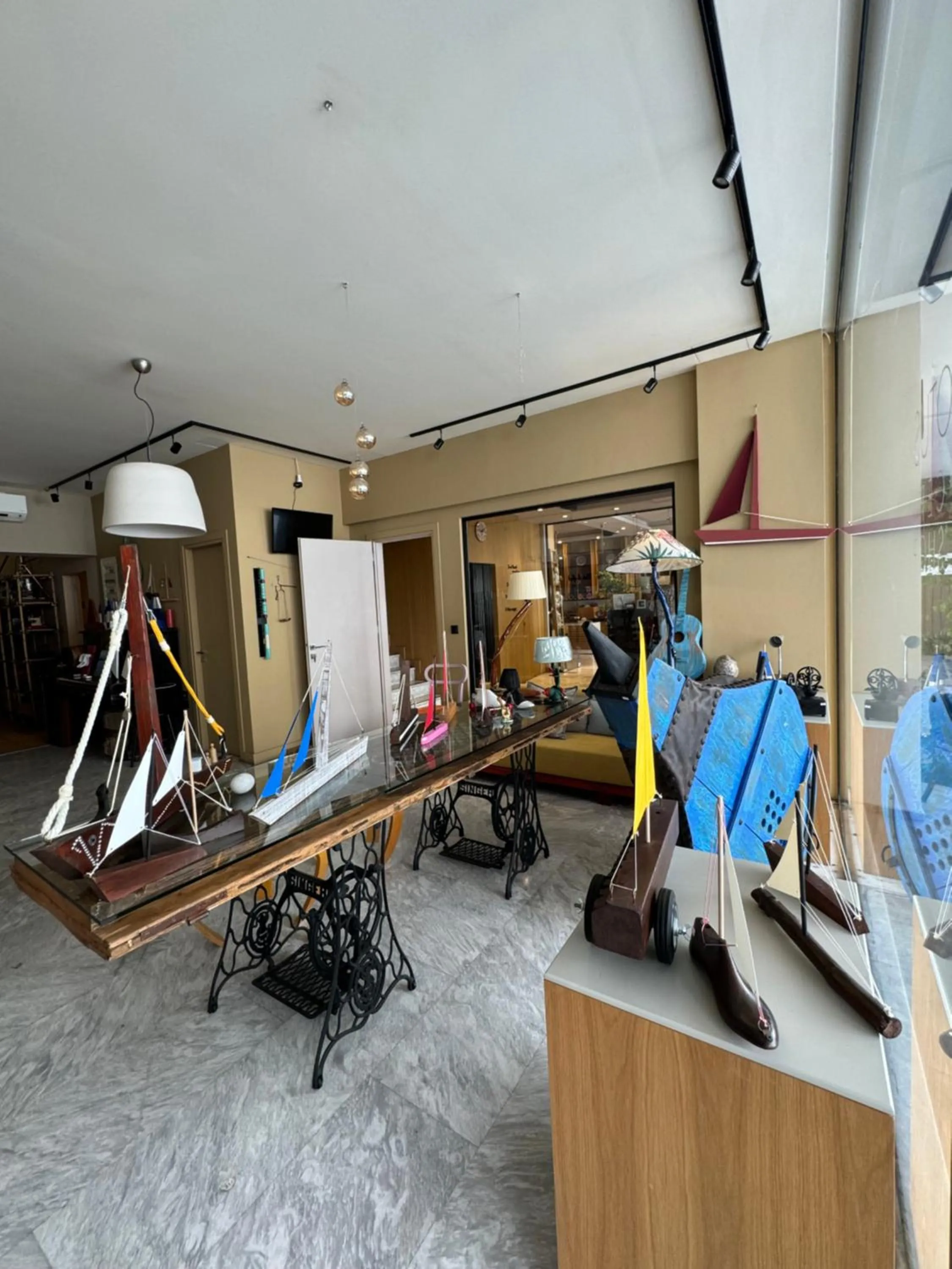 Property building in Lotus Center