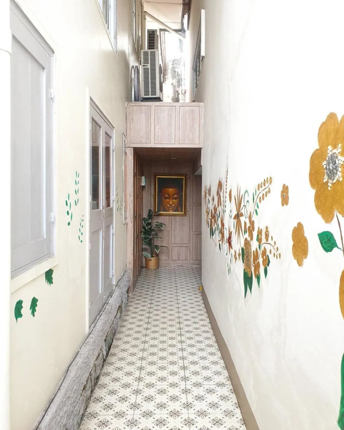 Property building in Dinsomon Hotel