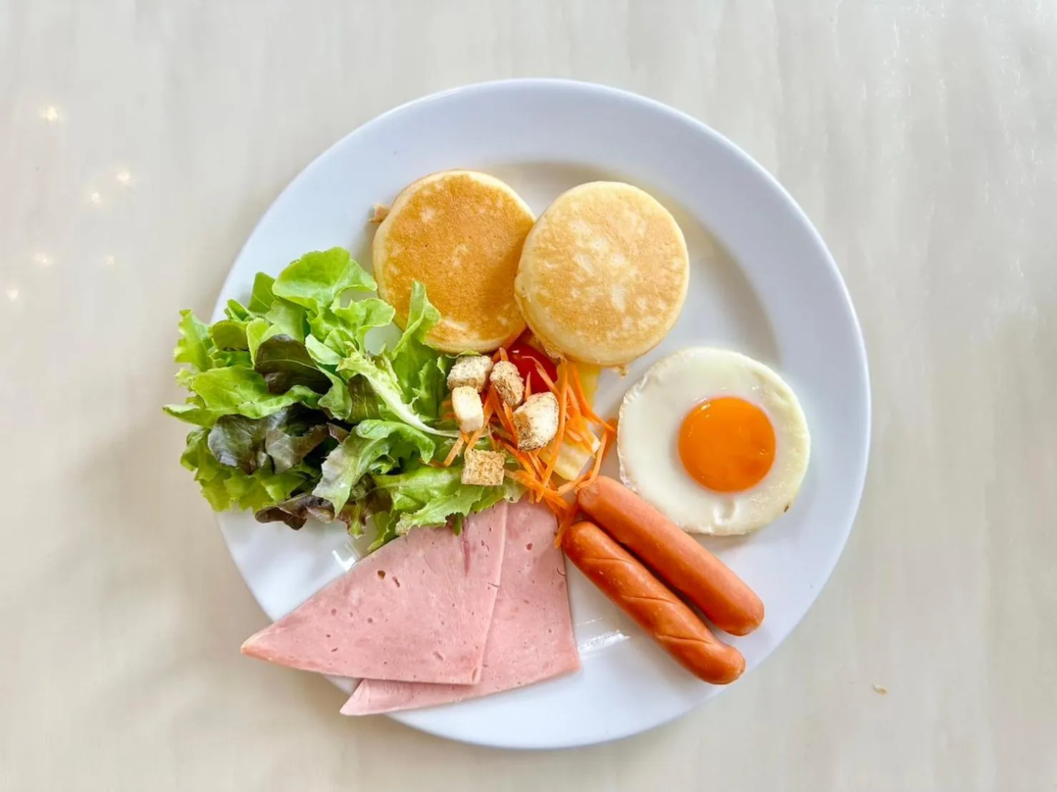 Breakfast in Dinsomon Hotel