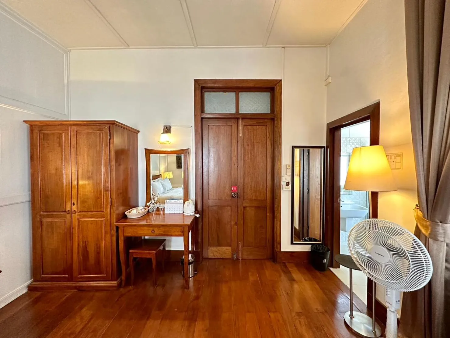 Photo of the whole room, Bed in Dinsomon Hotel