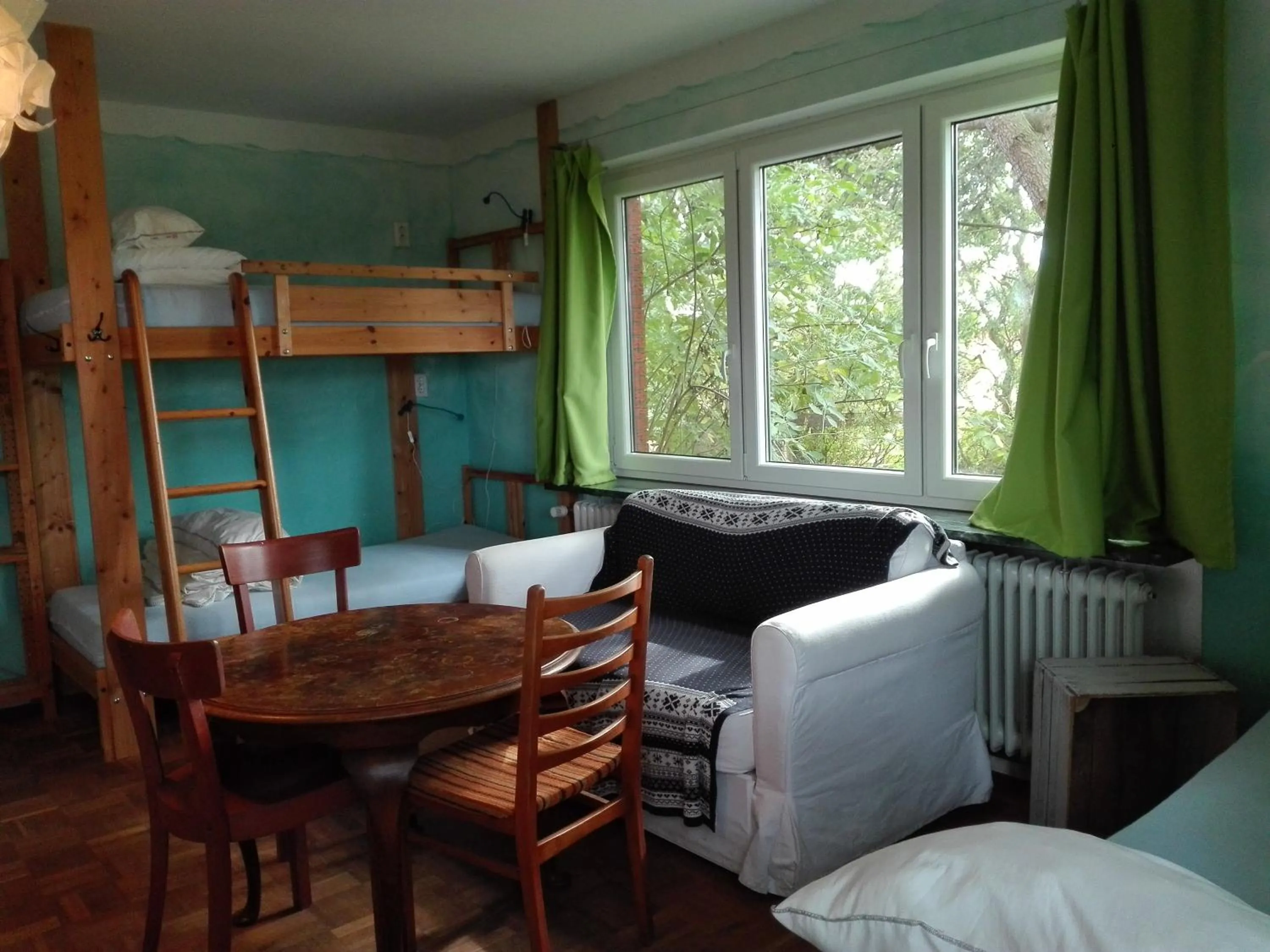 Photo of the whole room, Bed in Peanuts Hostel & Meer