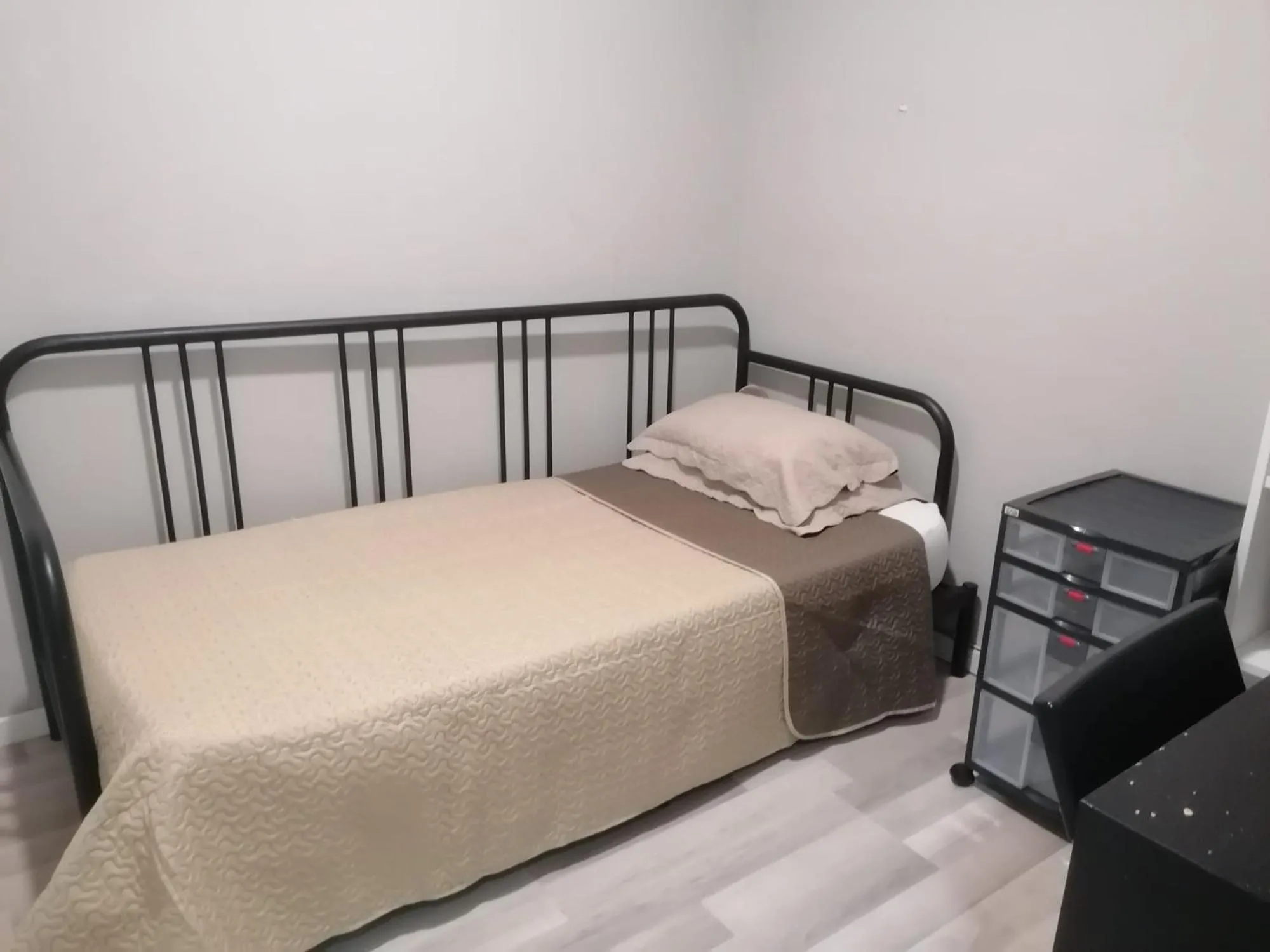 Bed in Hostel Seven Hills