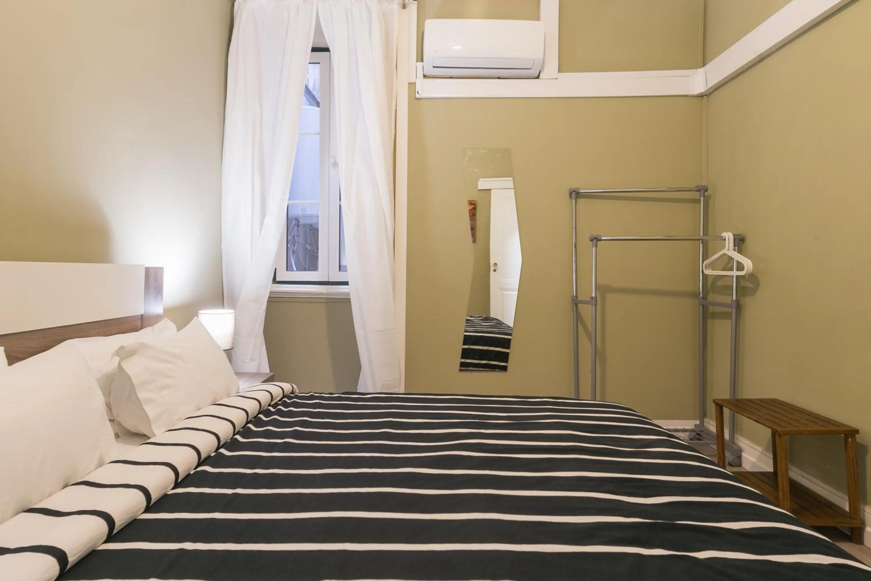 Bed in Hostel Seven Hills