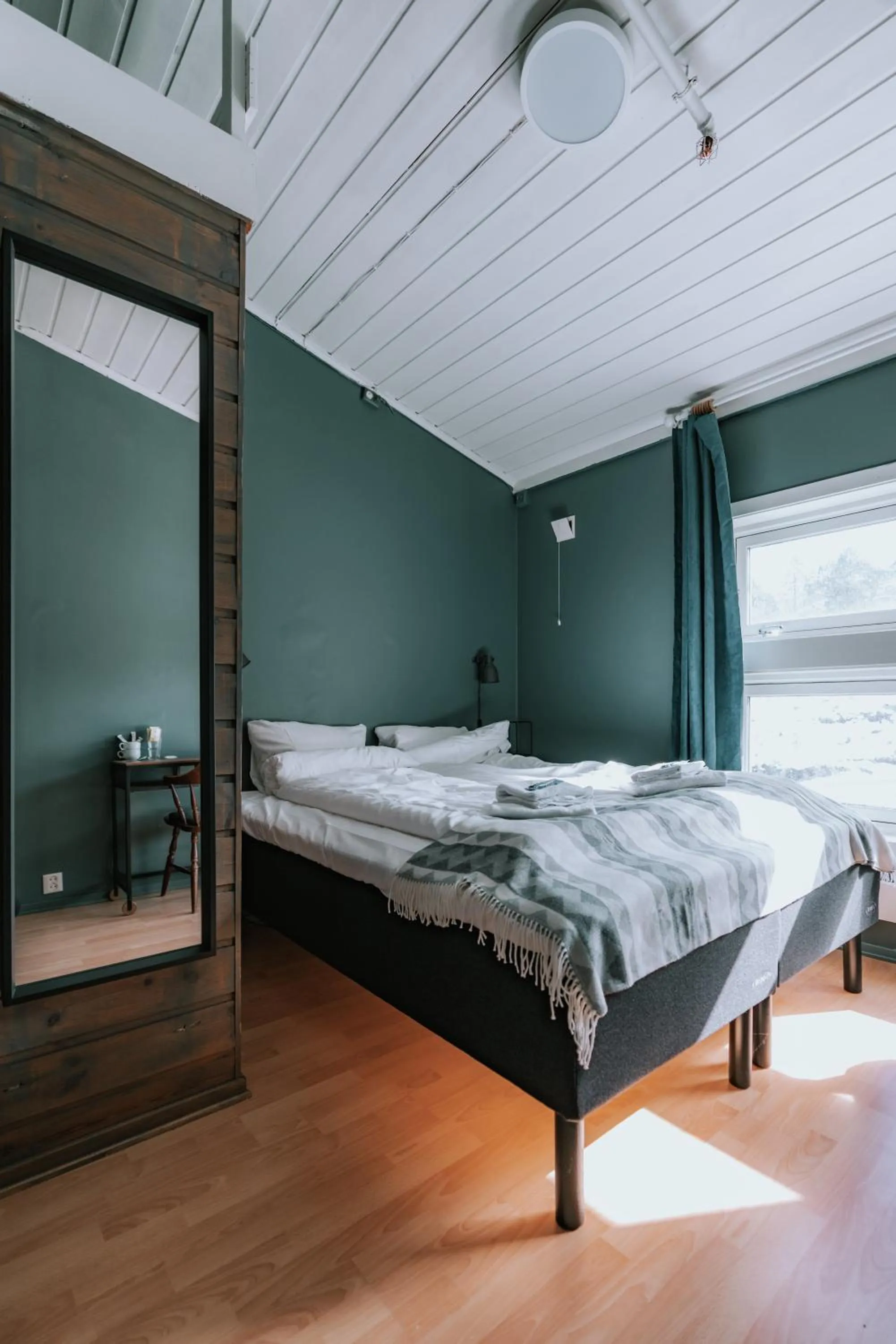 Bed in Skårungen - Hotel, Cabins and Camping