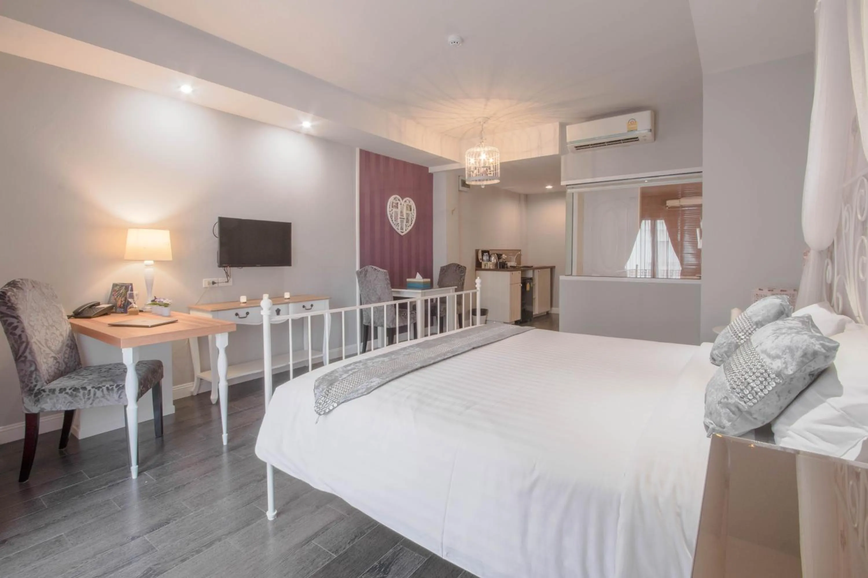 Photo of the whole room, Bed in The Star of Sathorn