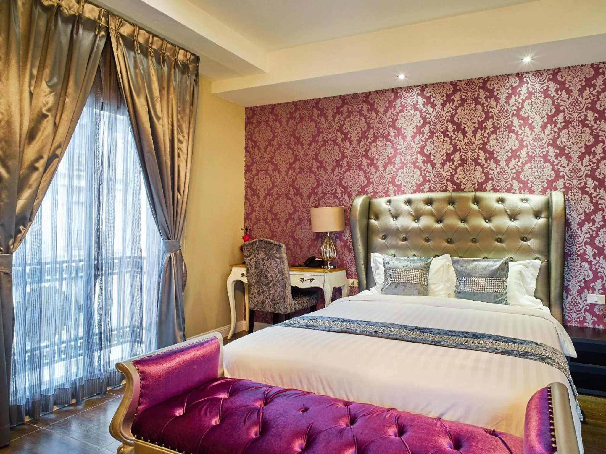 Photo of the whole room, Bed in The Star of Sathorn