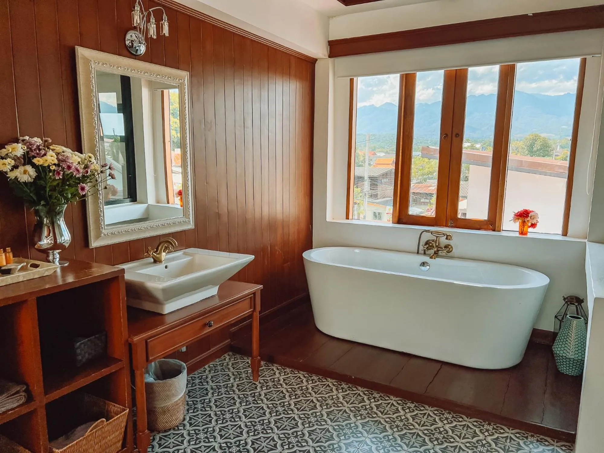 Hot Tub in Pai Cherkaew Boutique House