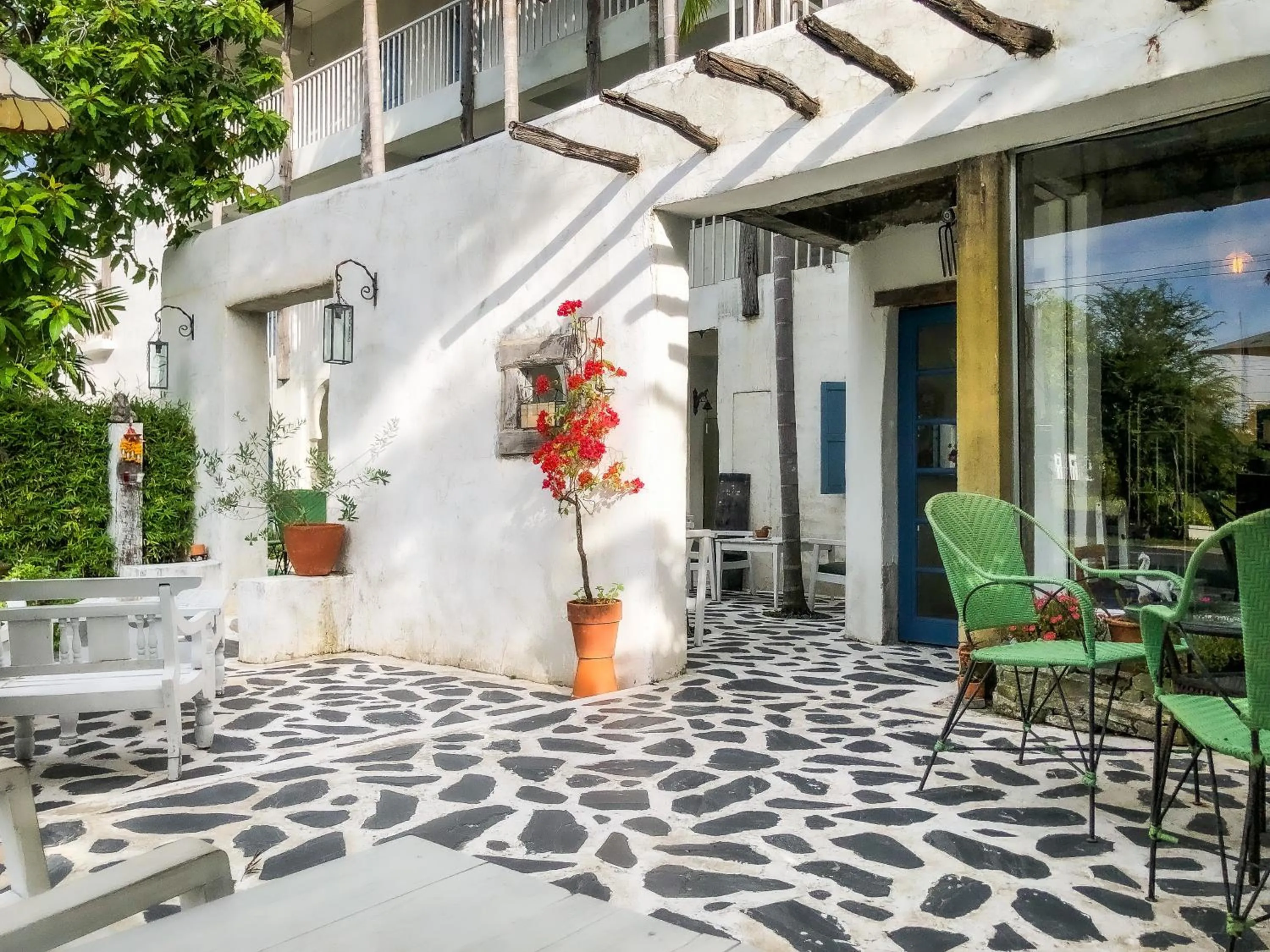 Property building in De Lit