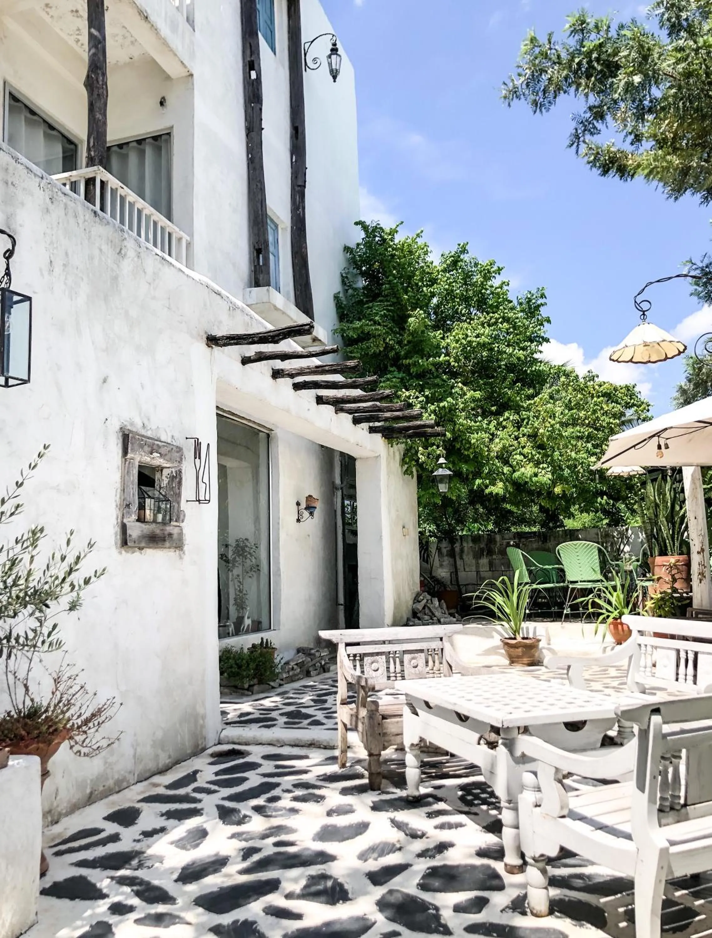 Property building in De Lit