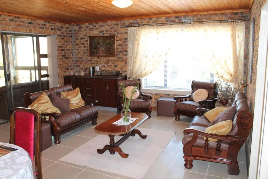 Communal lounge/ TV room in Quest Bed And Breakfast