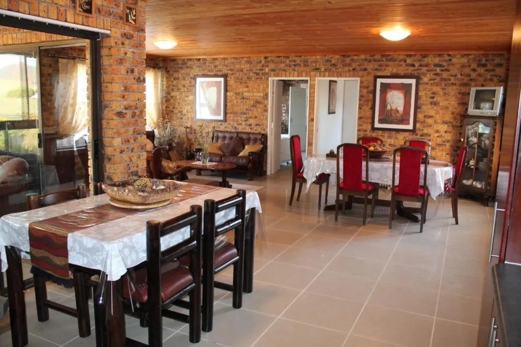 Communal lounge/ TV room in Quest Bed And Breakfast