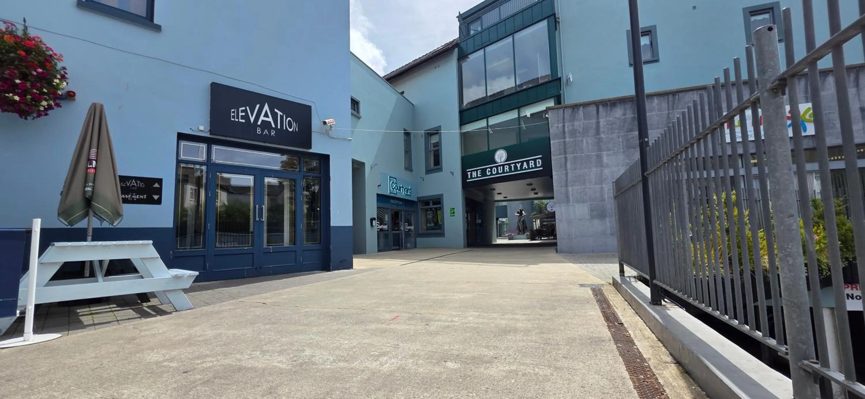 The Courtyard Apartments