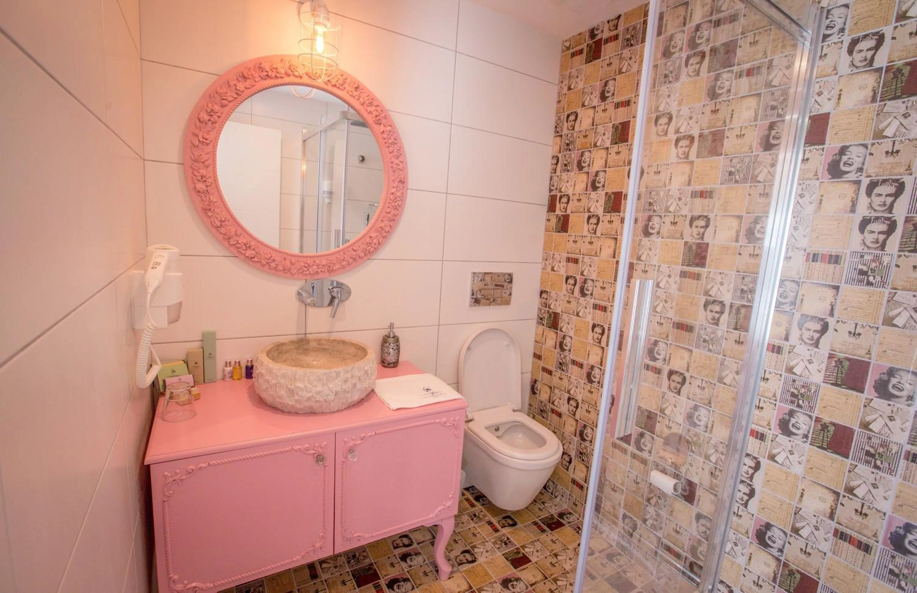 Toilet in Limnades Hotel İznik