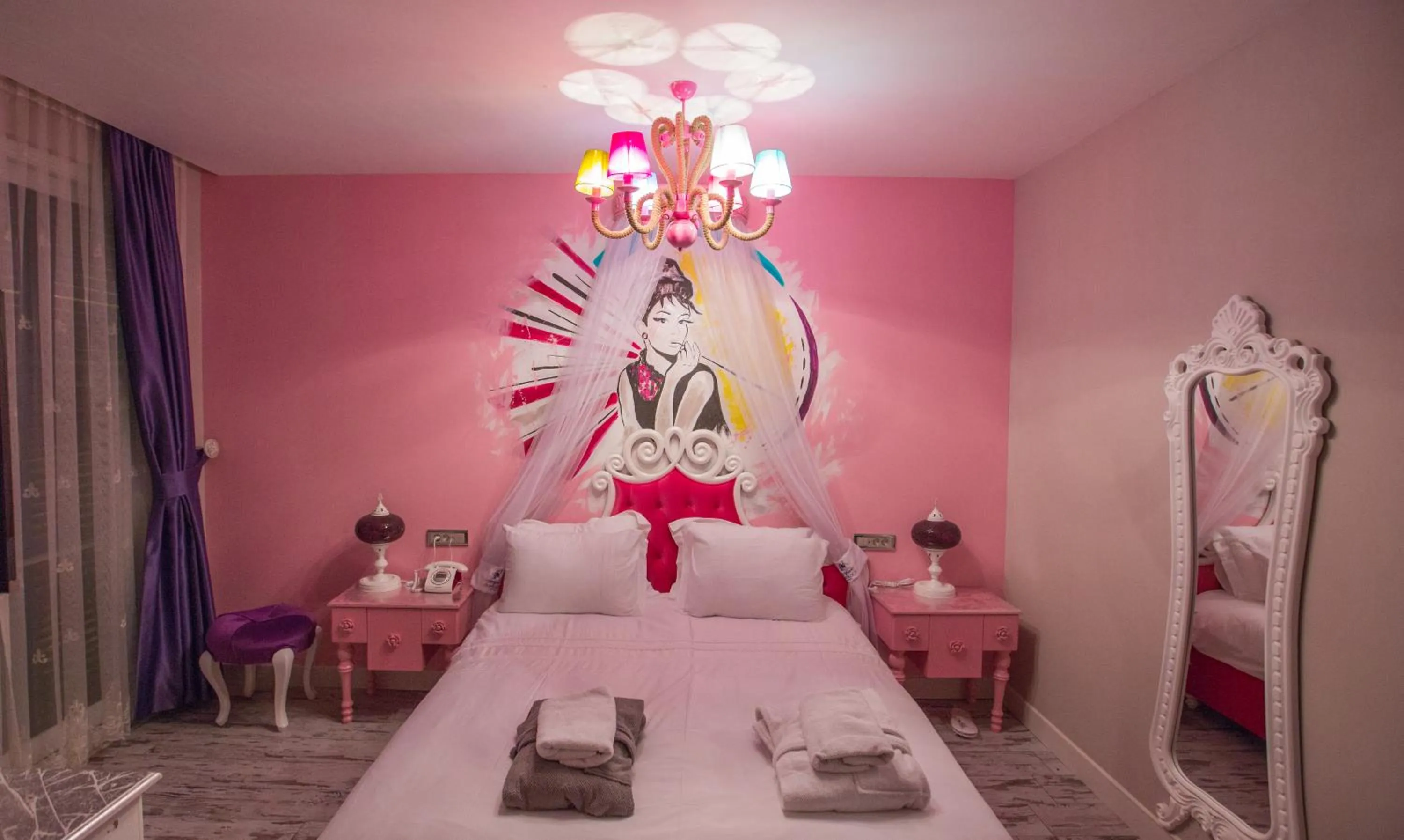 Photo of the whole room, Bed in Limnades Hotel İznik