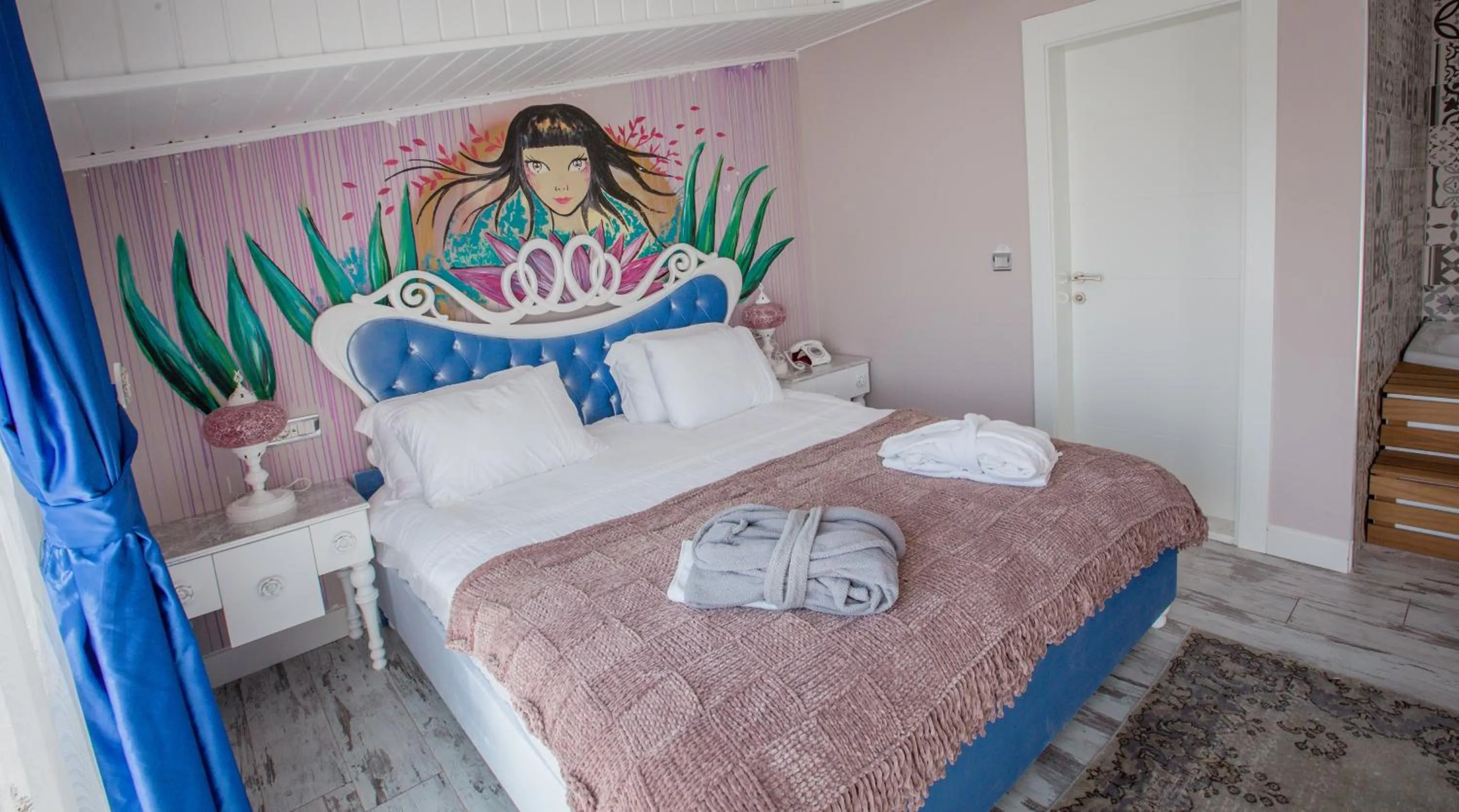 Balcony/Terrace, Bed in Limnades Hotel İznik