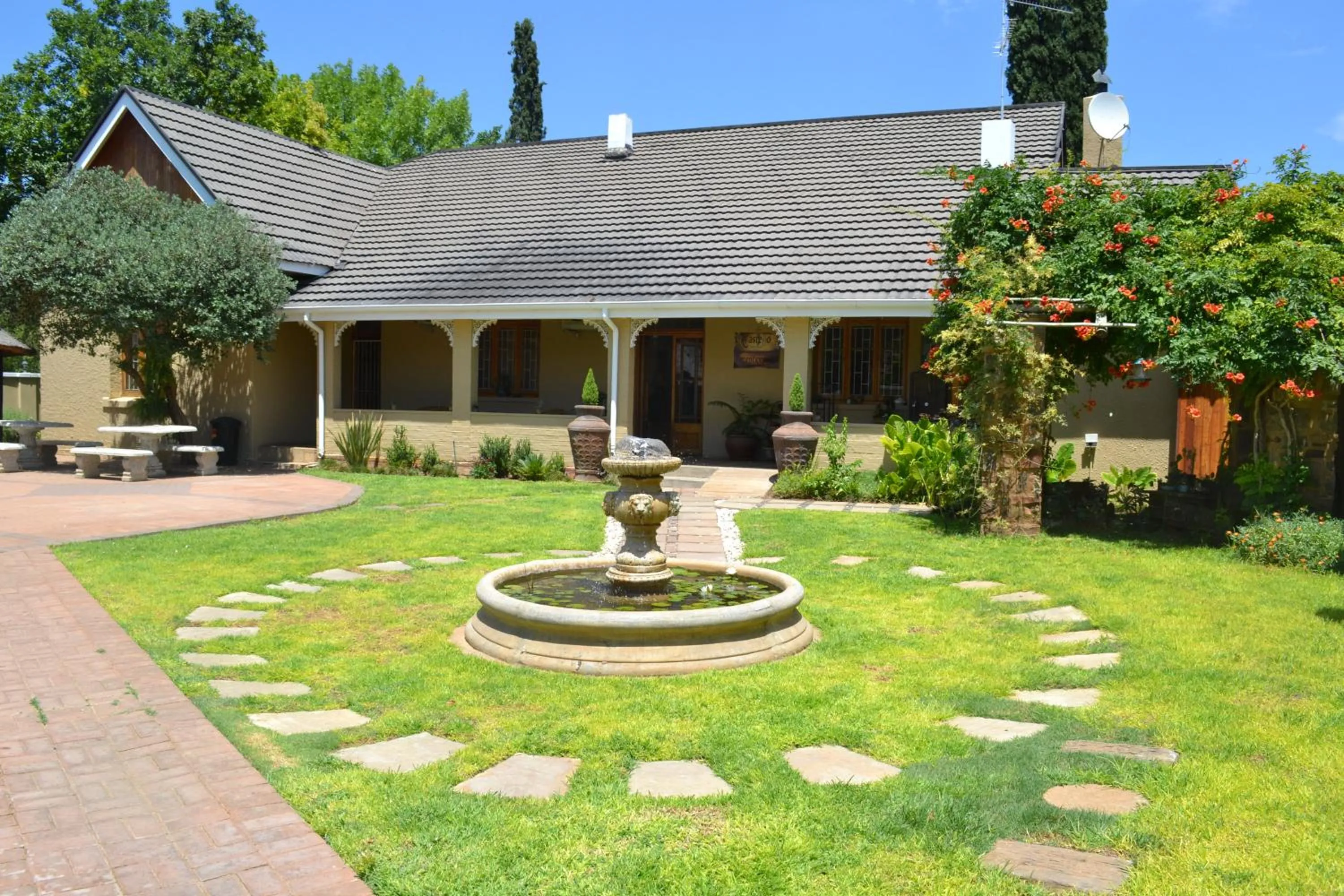 Garden in Castello Guesthouse Vryburg
