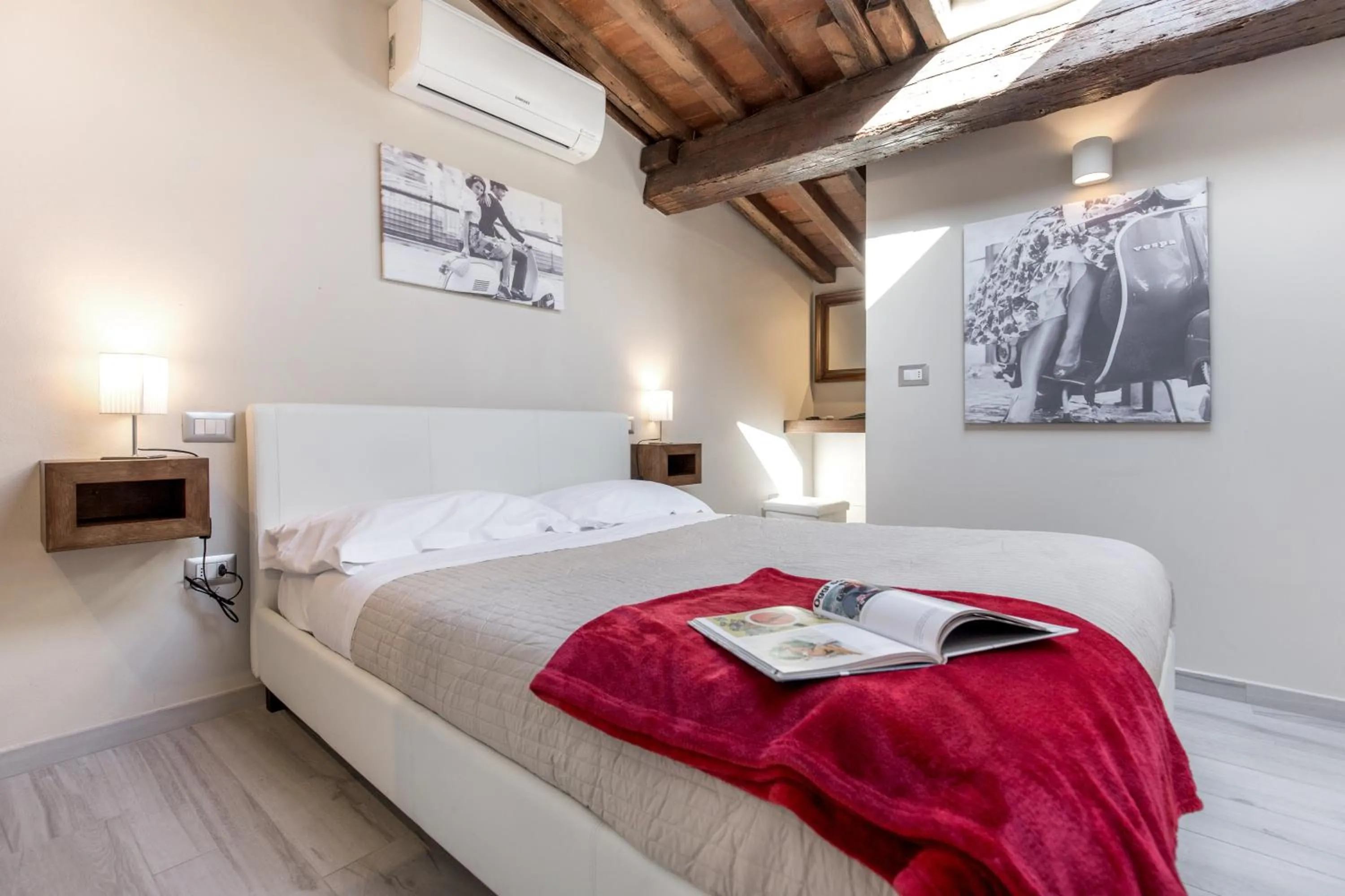 Photo of the whole room, Bed in Home Boutique Santa Maria Novella