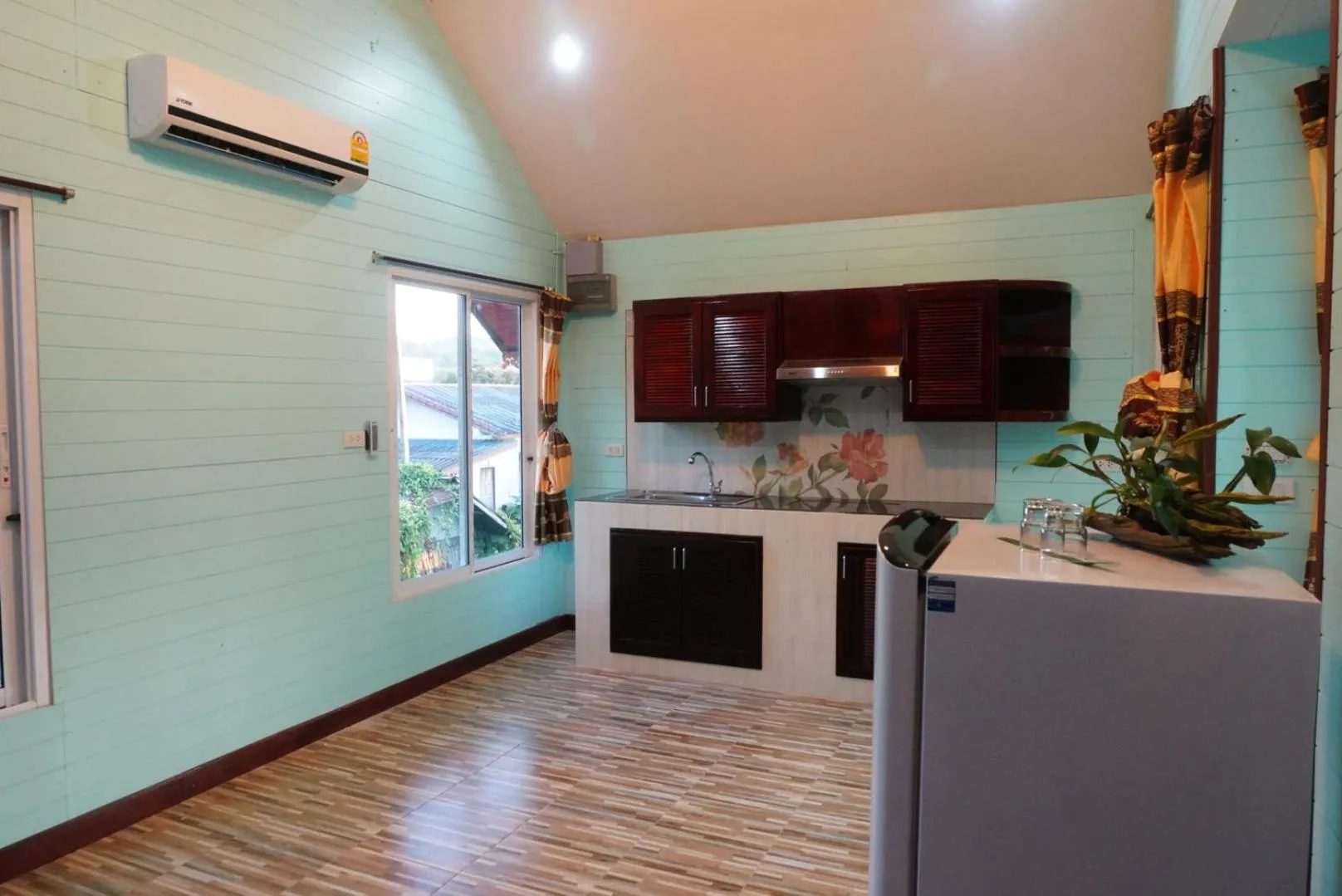 Kitchen or kitchenette in Ruen Tai Boutique