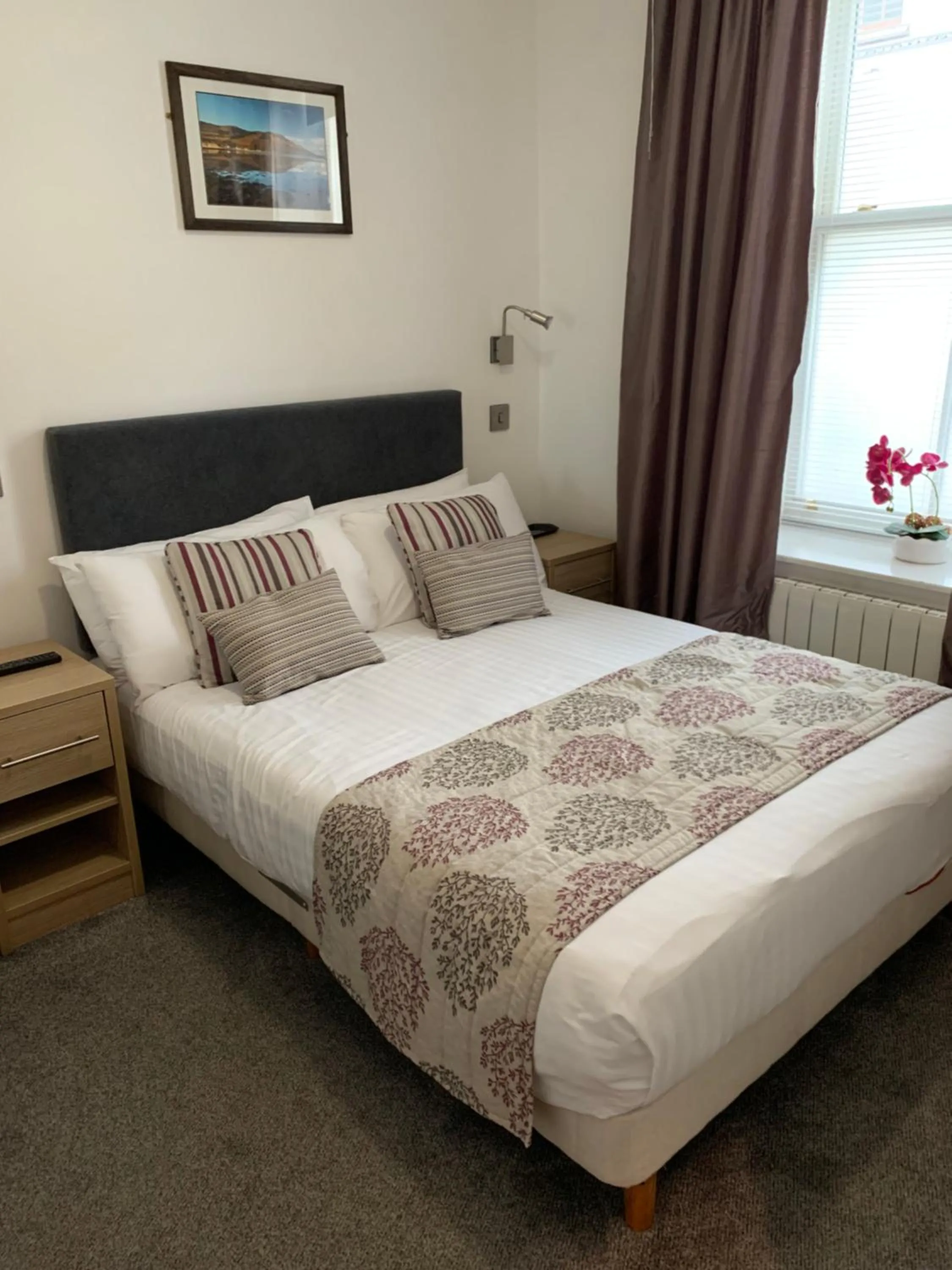 Bed in The Rostrevor Inn