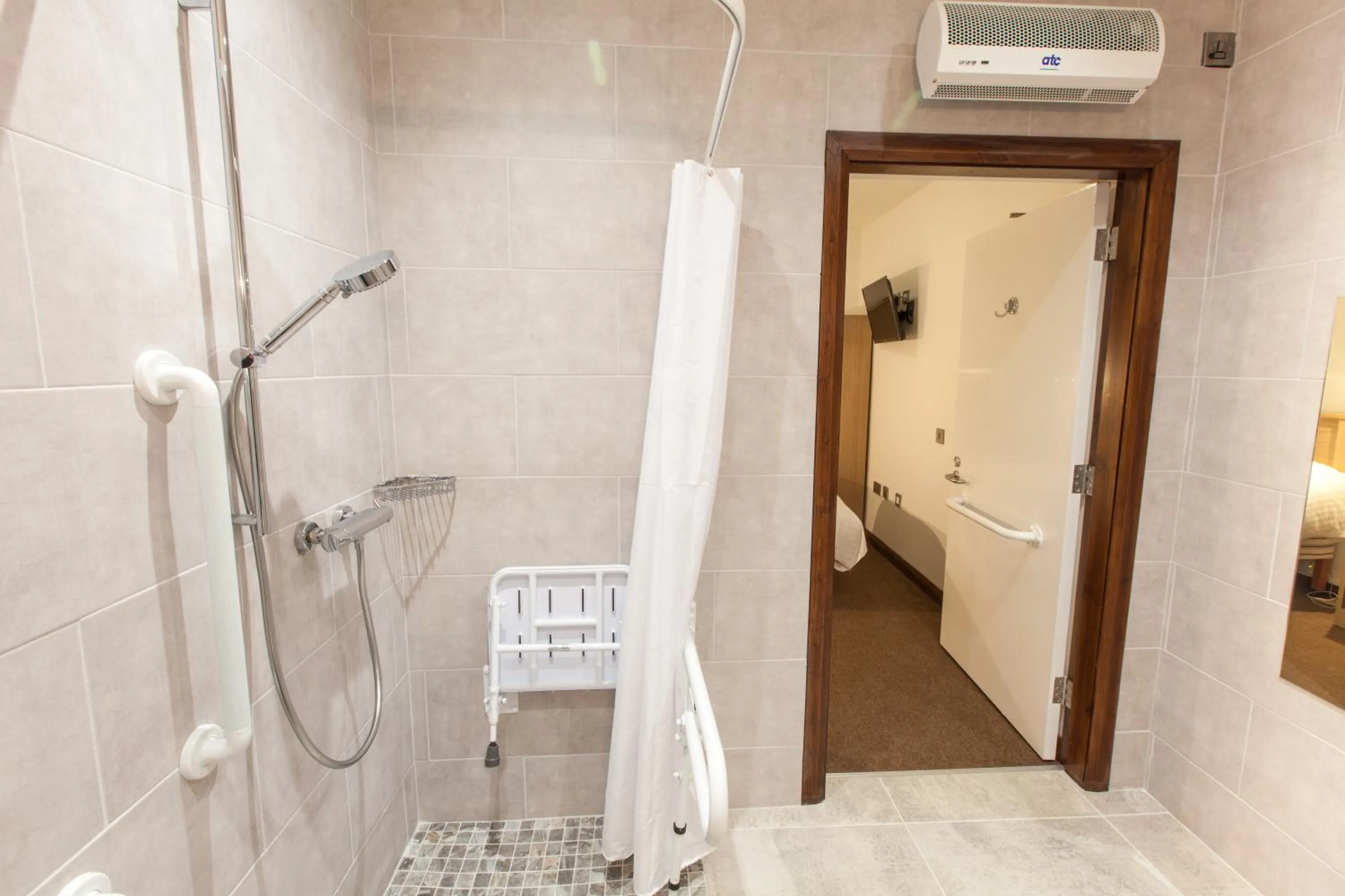 Bathroom in The Rostrevor Inn